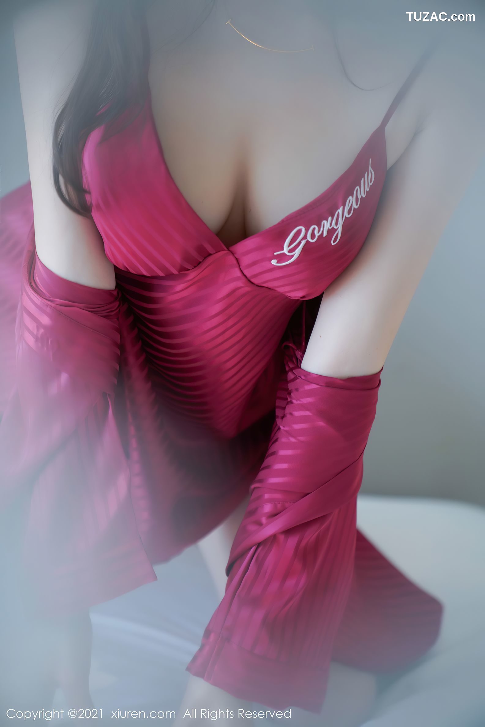 XiuRen秀人网-3110-芝芝Booty-澳门旅拍-睡衣女友视觉红色丁字裤-2021.02.19