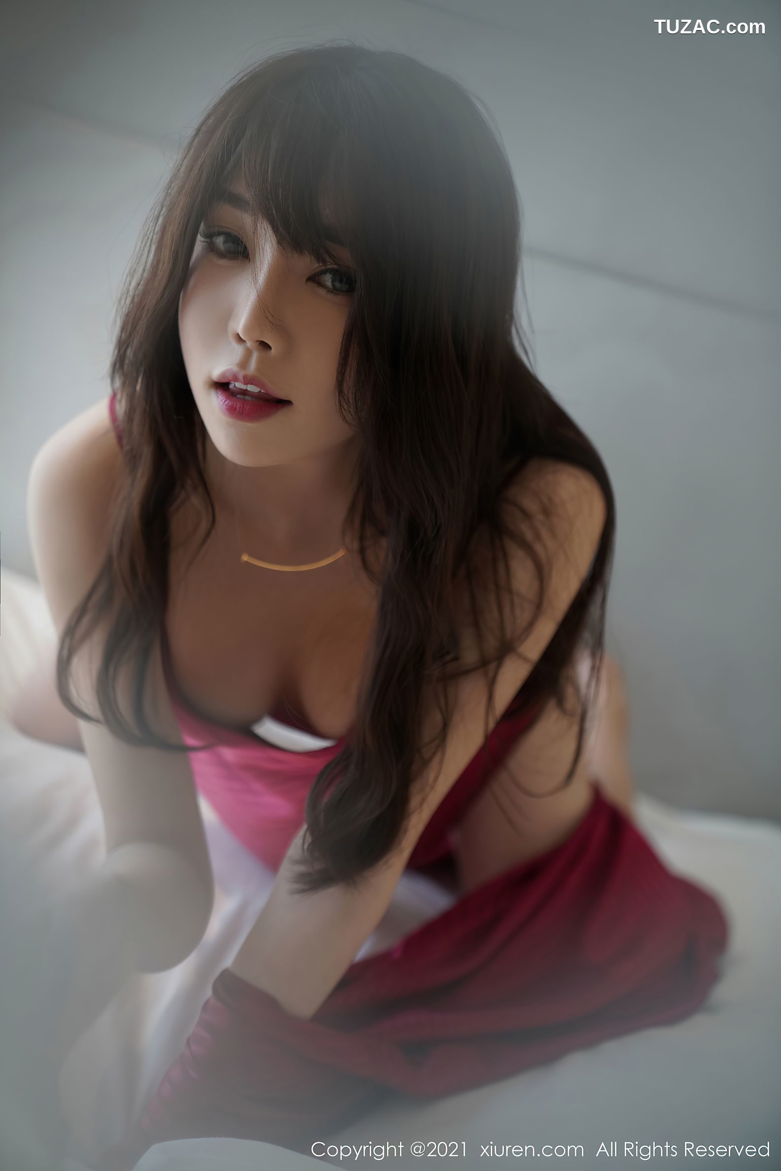 XiuRen秀人网-3110-芝芝Booty-澳门旅拍-睡衣女友视觉红色丁字裤-2021.02.19