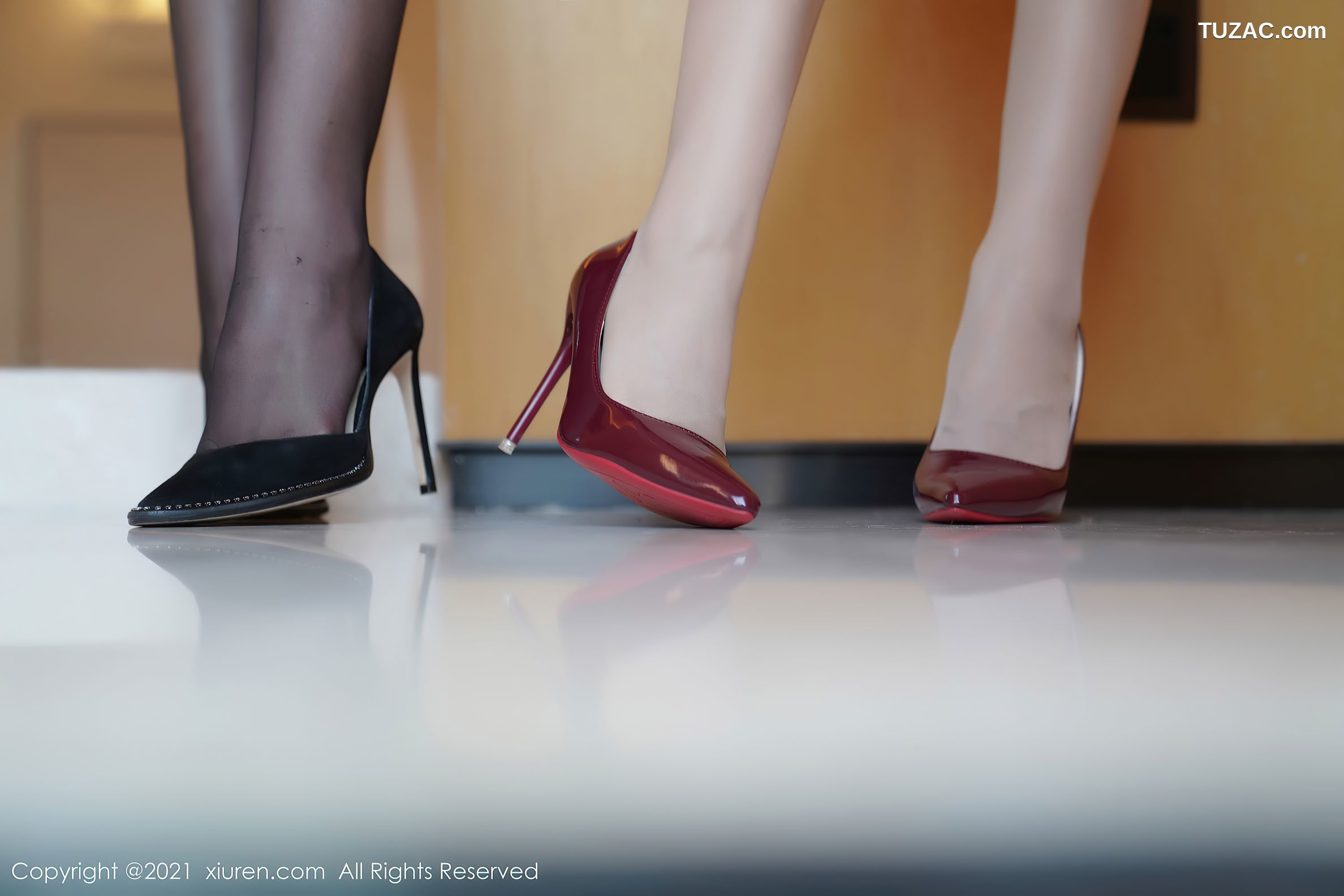 XiuRen秀人网-3117-模萌汉药baby-张雨萌-新春特辑-性感吊带内衣迷人-2021.02.22