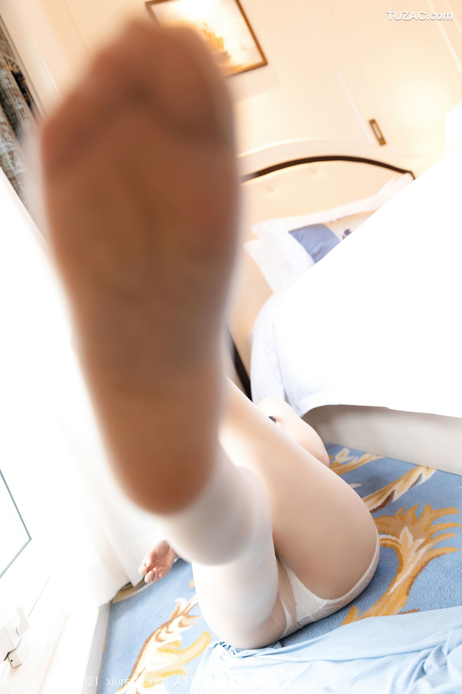 XiuRen秀人网-3122-允爾-厦门旅拍-蓝色轻透长裙豪乳朦胧丝袜-2021.02.22