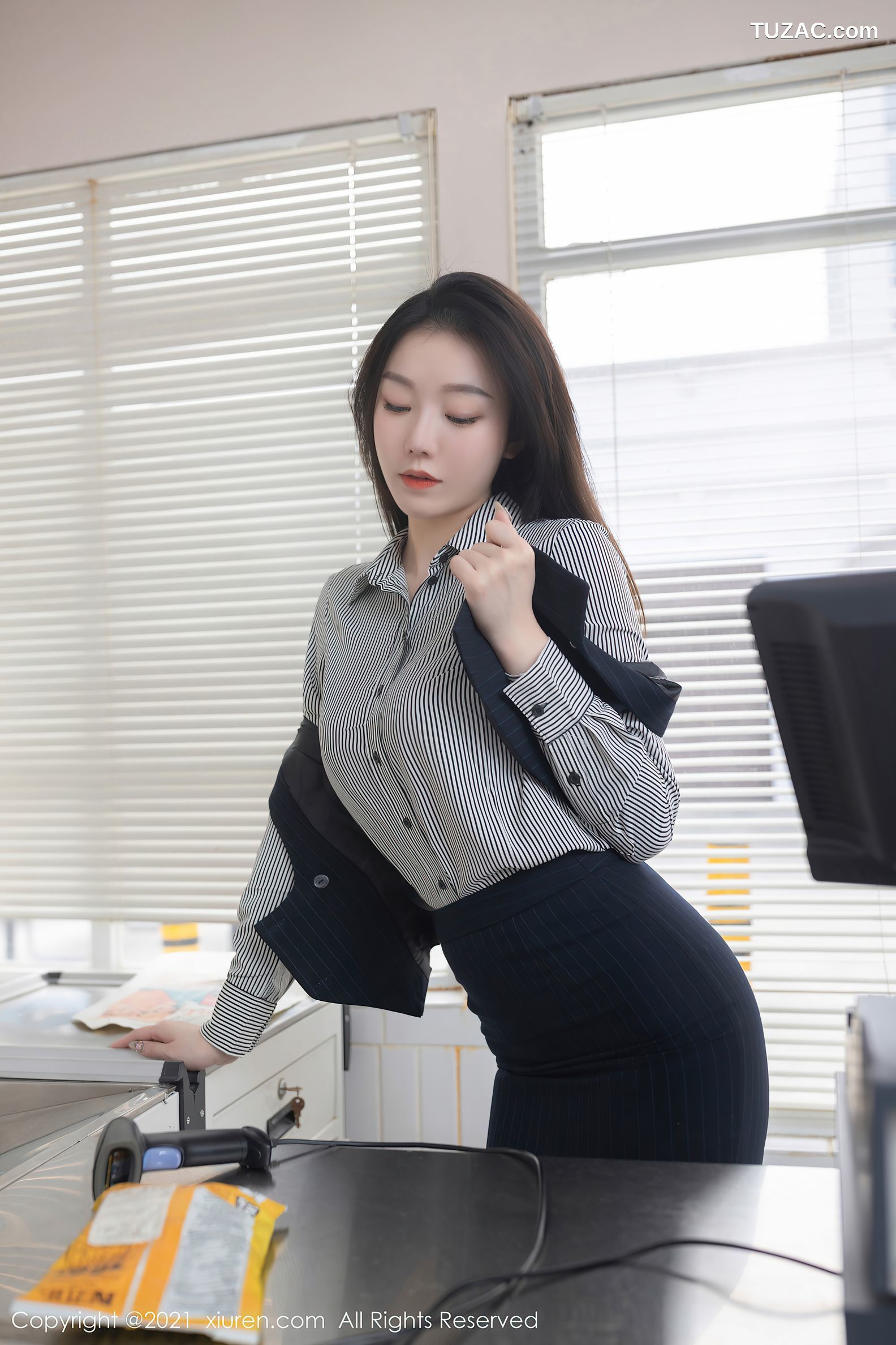 XiuRen秀人网-3123-安然Maleah-便利店职员主题条纹衬衫蕾丝内衣-2021.02.22