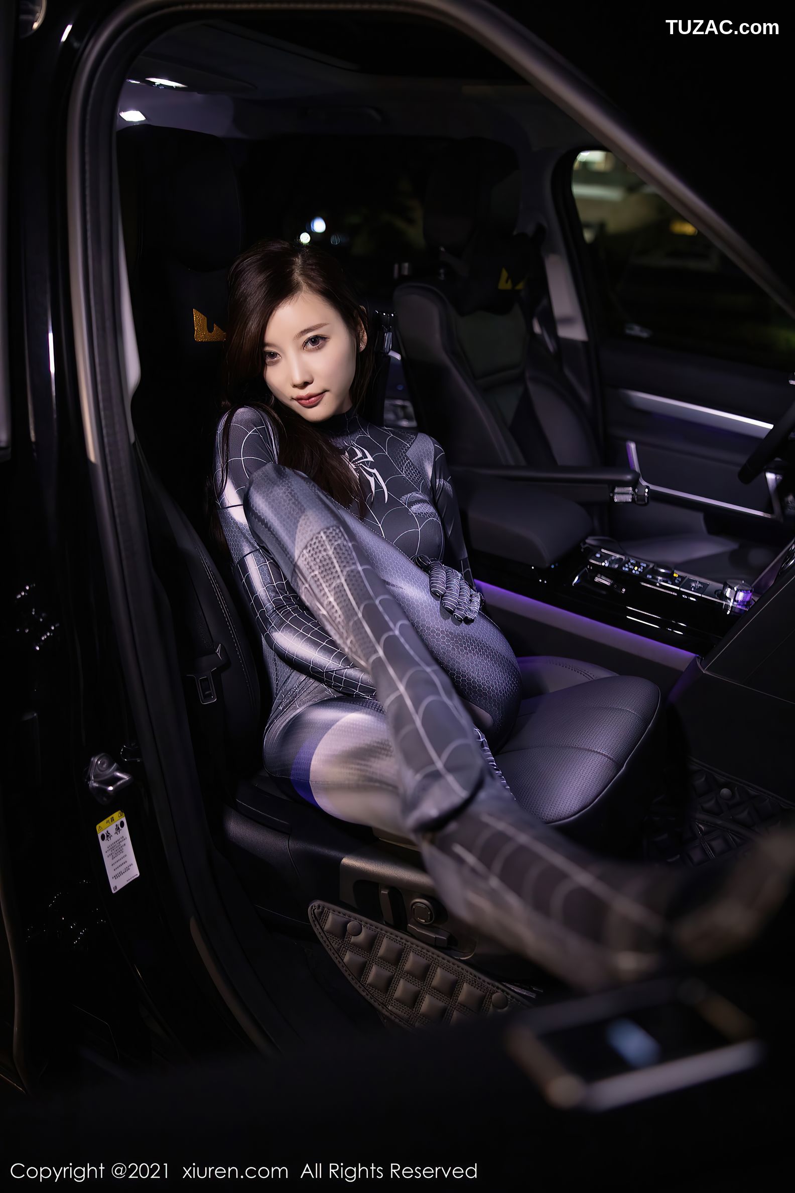 XiuRen秀人网-3128-杨晨晨sugar-豪车紧身蜘蛛侠服饰主题-2021.02.23