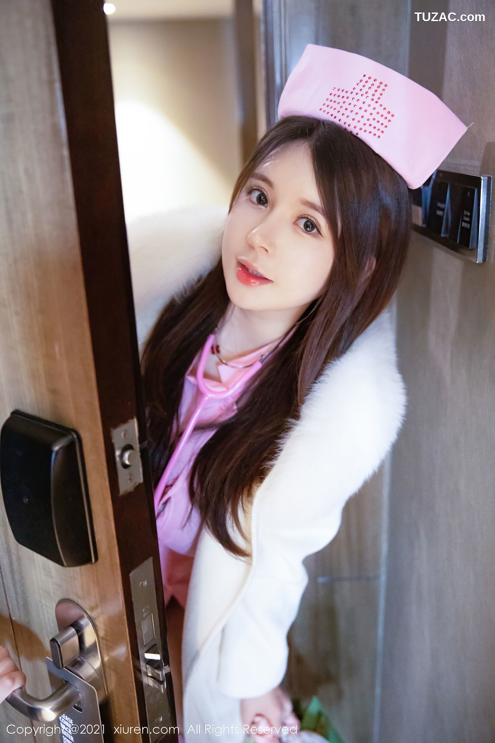 XiuRen秀人网-3143-奶油妹妹-粉色护士制服主题-2021.02.26