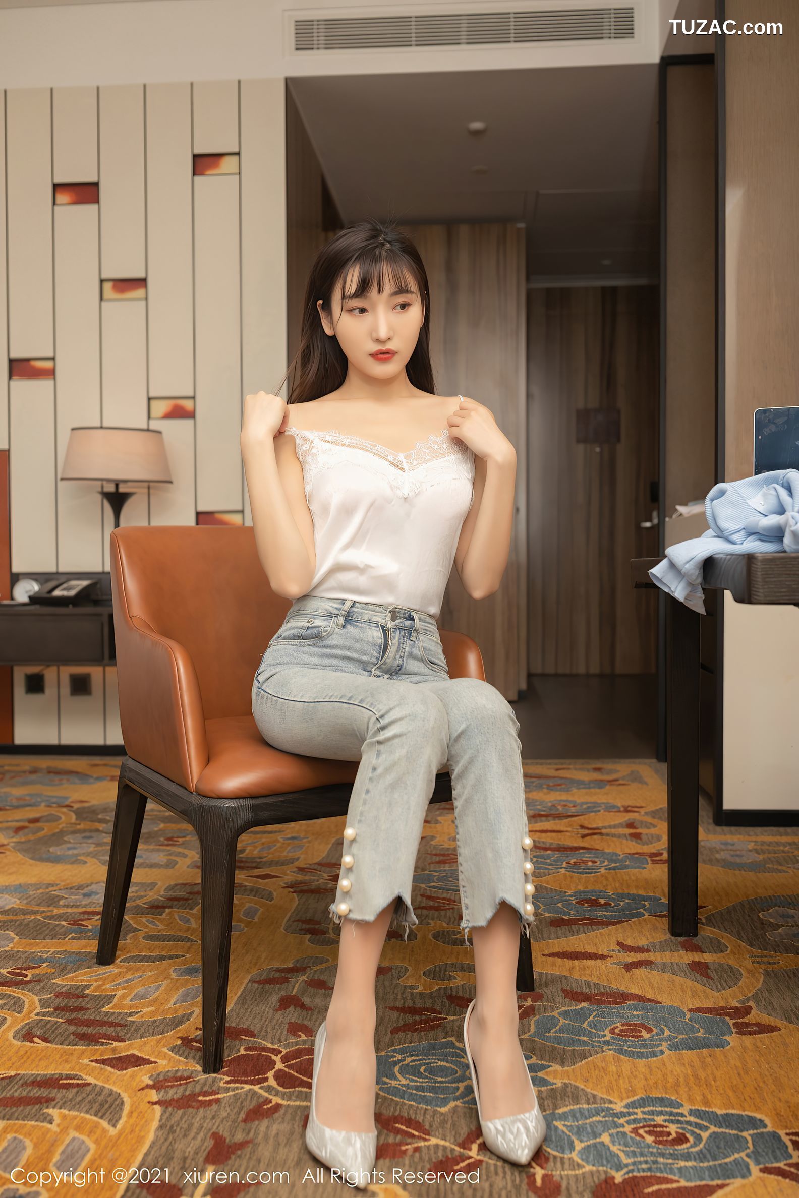 XiuRen秀人网-3146-陆萱萱-秘书遭遇主题牛仔裤肉丝-2021.02.26