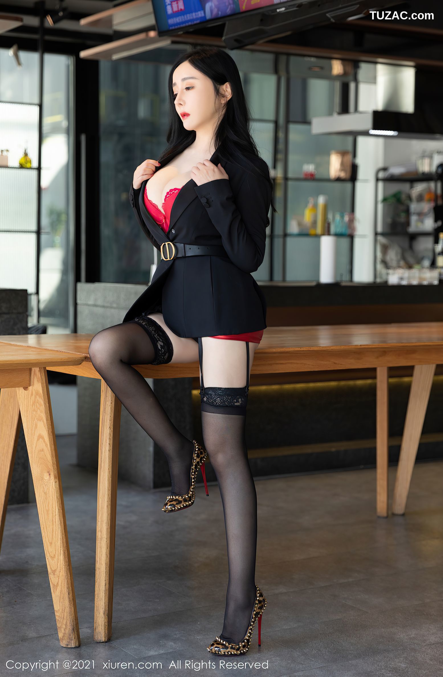 XiuRen秀人网-3148-允爾-元宵节剧情主题猩红内衣蕾丝吊带袜-2021.03.01