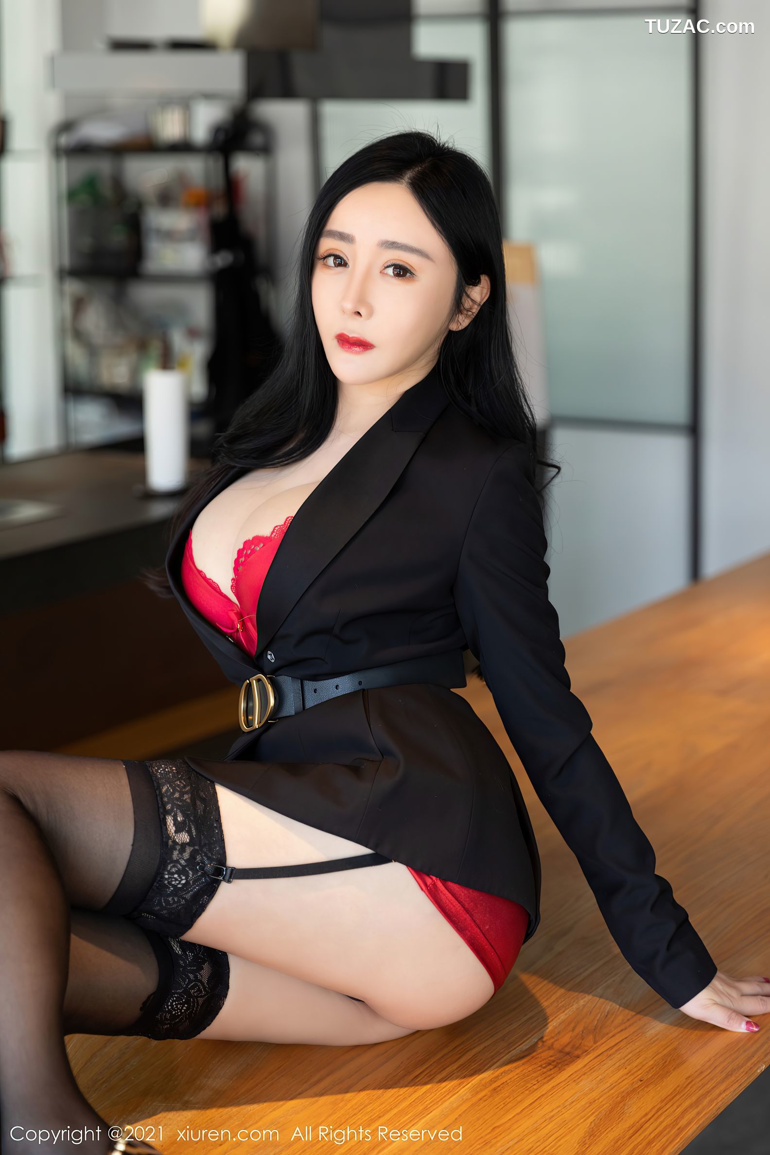 XiuRen秀人网-3148-允爾-元宵节剧情主题猩红内衣蕾丝吊带袜-2021.03.01