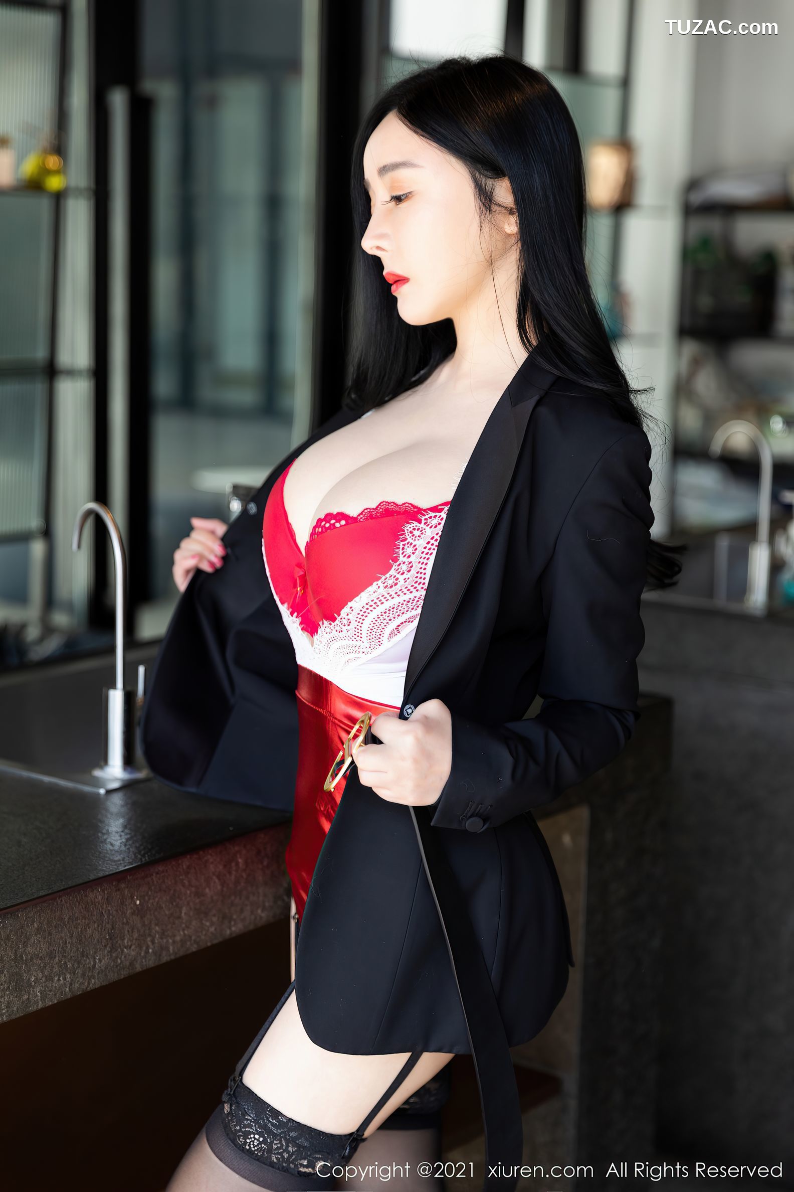 XiuRen秀人网-3148-允爾-元宵节剧情主题猩红内衣蕾丝吊带袜-2021.03.01