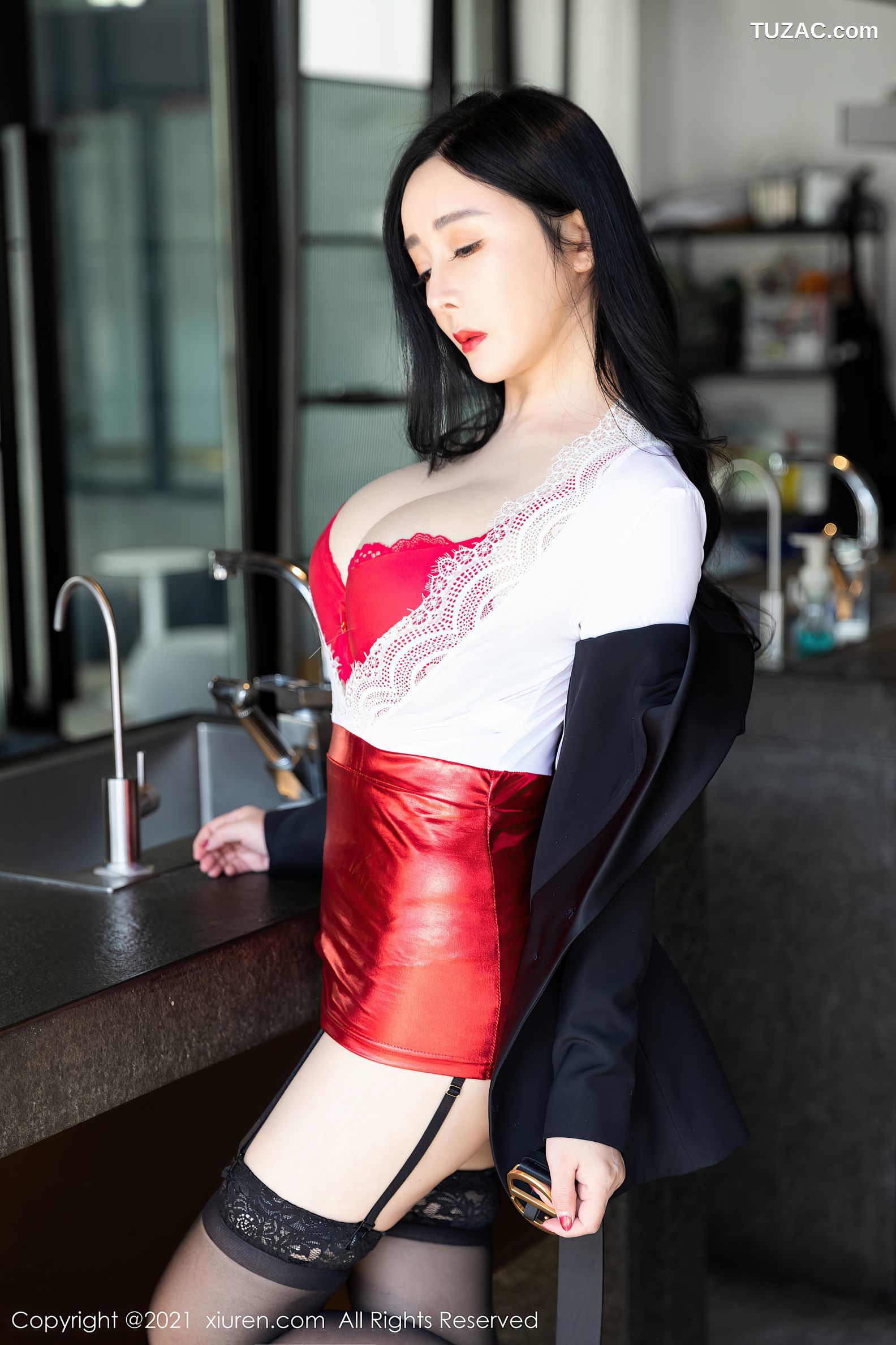 XiuRen秀人网-3148-允爾-元宵节剧情主题猩红内衣蕾丝吊带袜-2021.03.01