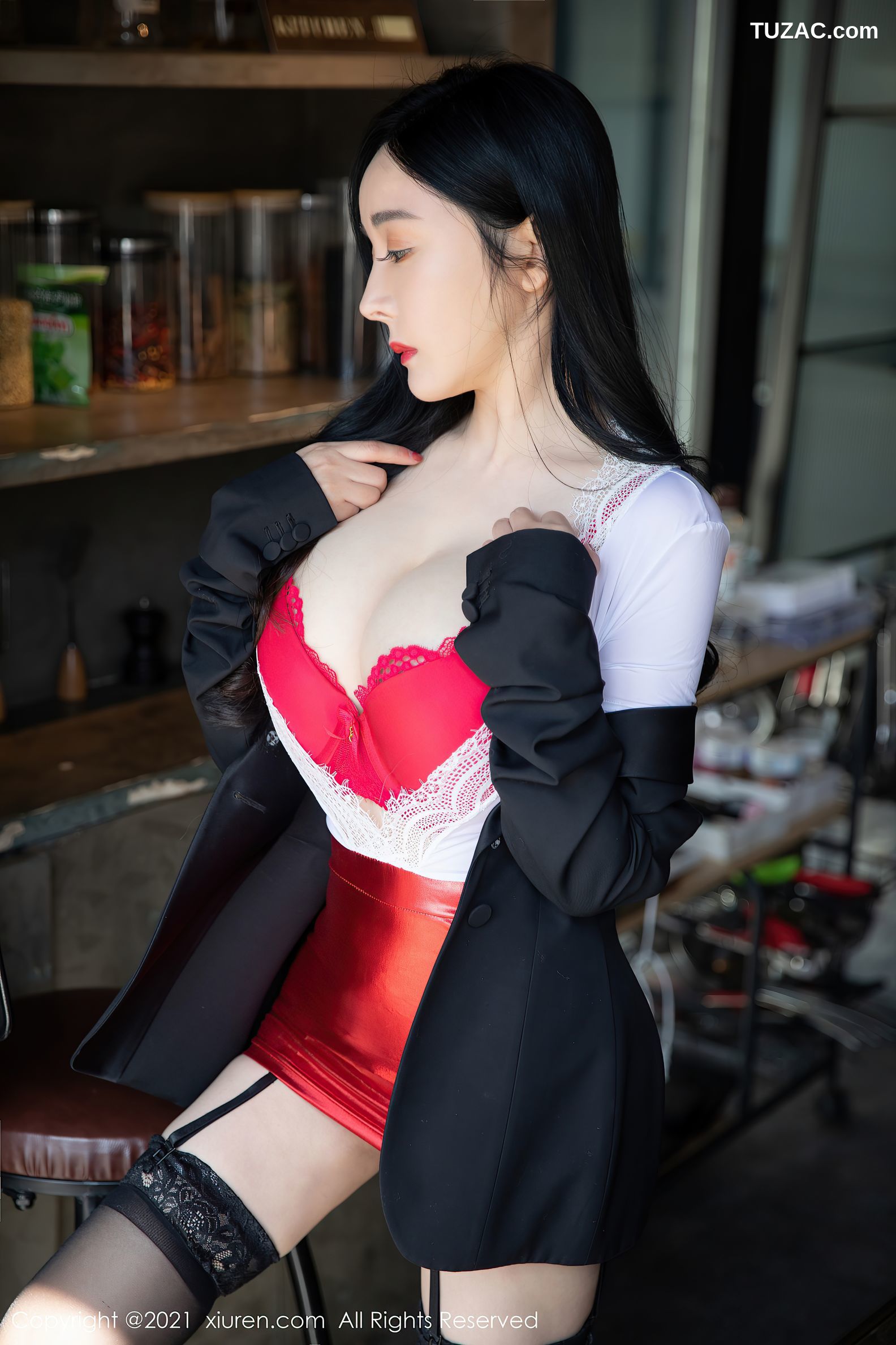 XiuRen秀人网-3148-允爾-元宵节剧情主题猩红内衣蕾丝吊带袜-2021.03.01