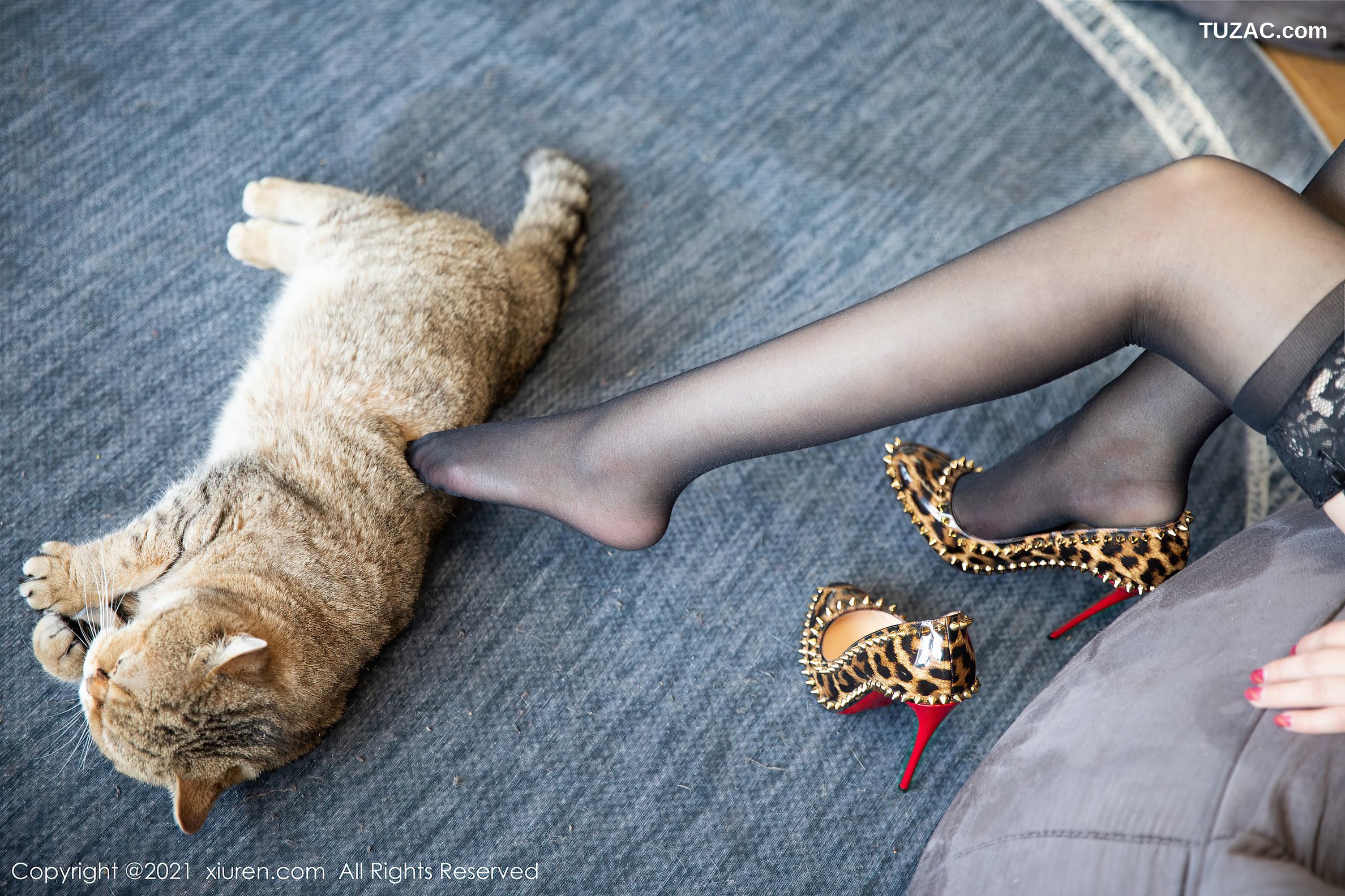 XiuRen秀人网-3148-允爾-元宵节剧情主题猩红内衣蕾丝吊带袜-2021.03.01