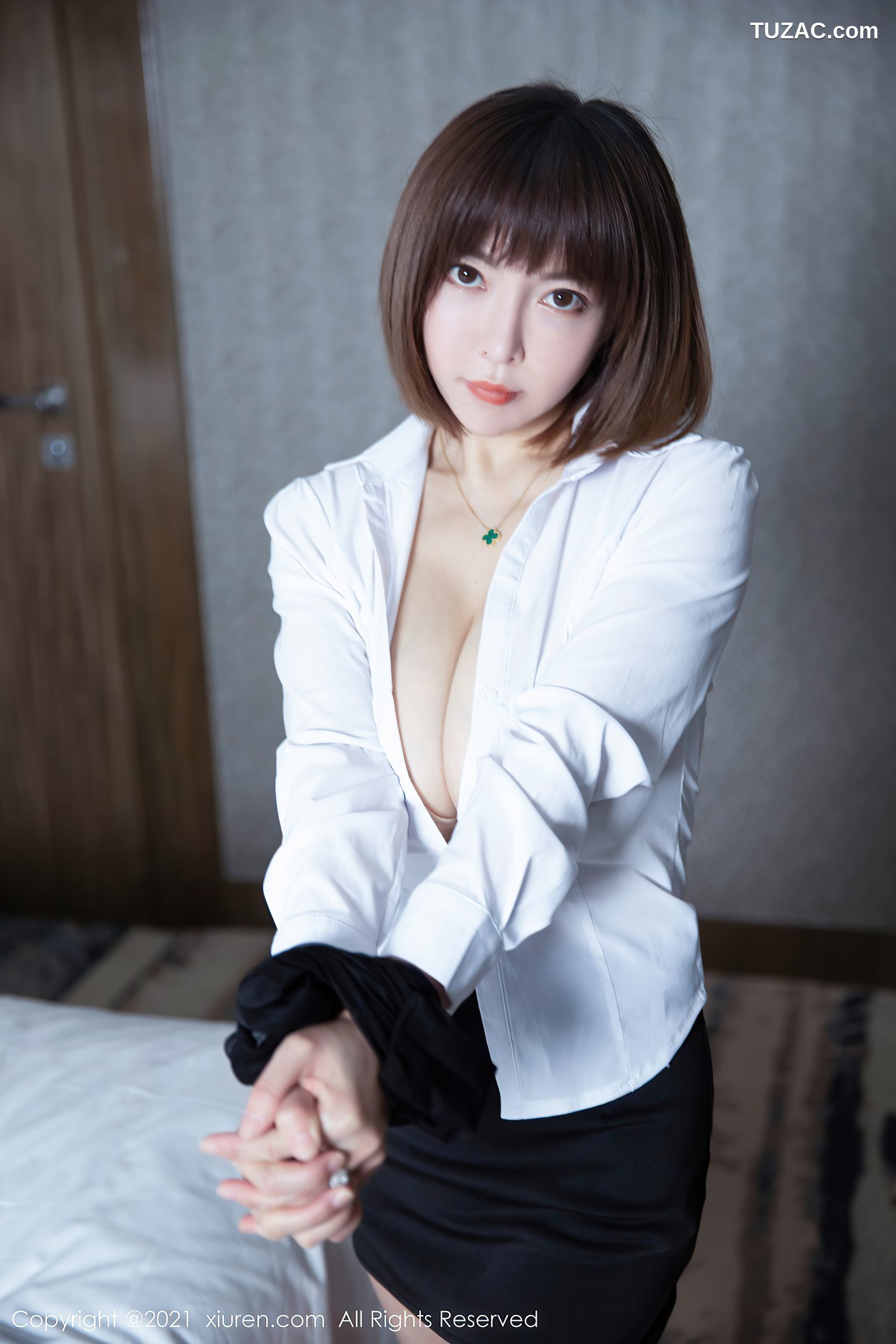XiuRen秀人网-3151-大白兔吖-白衬衣黑短裙黑丝-2021.03.02