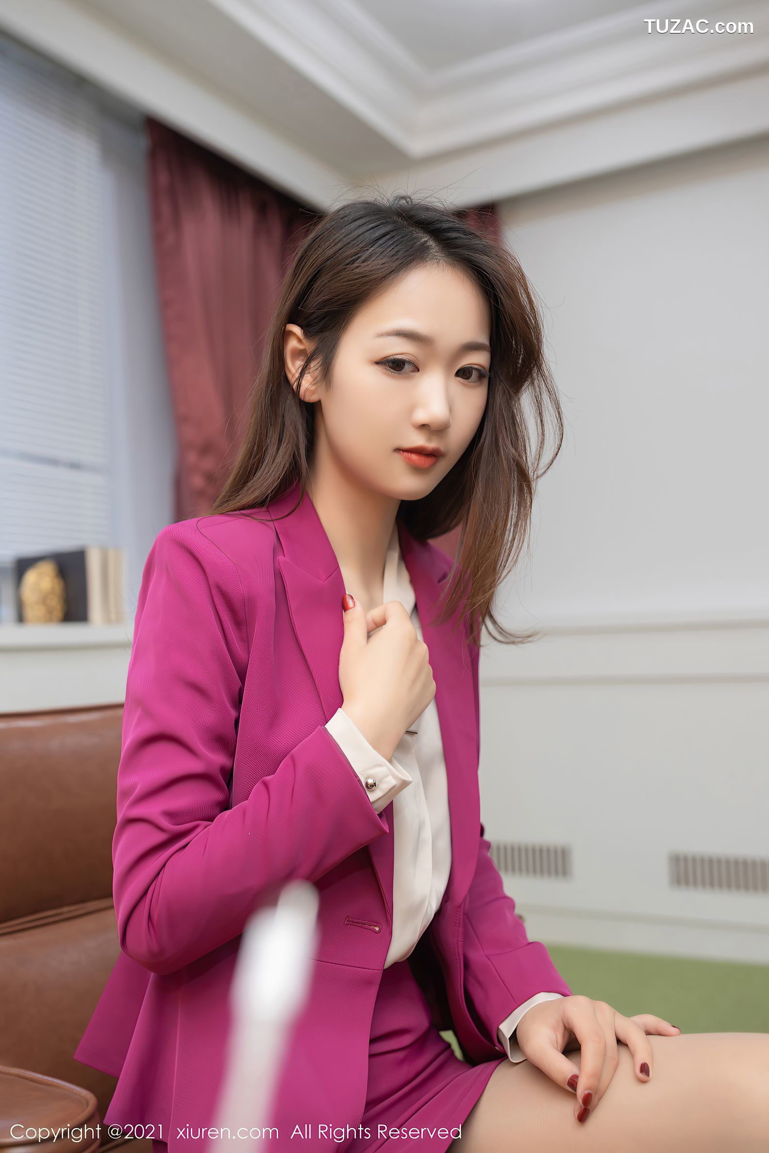 XiuRen秀人网-3156-唐安琪-红色秘书制服主题性感内衣-2021.03.02