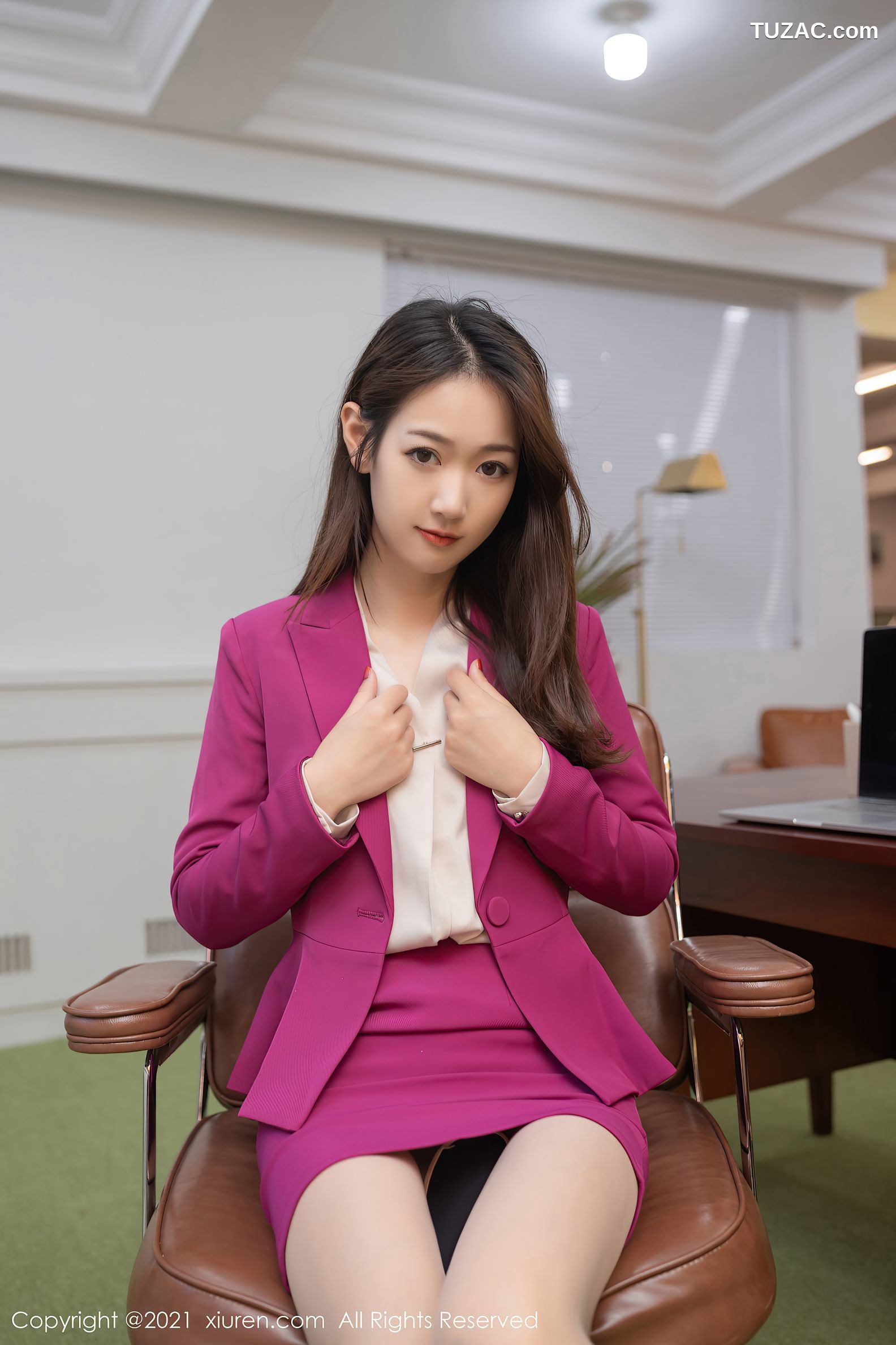 XiuRen秀人网-3156-唐安琪-红色秘书制服主题性感内衣-2021.03.02