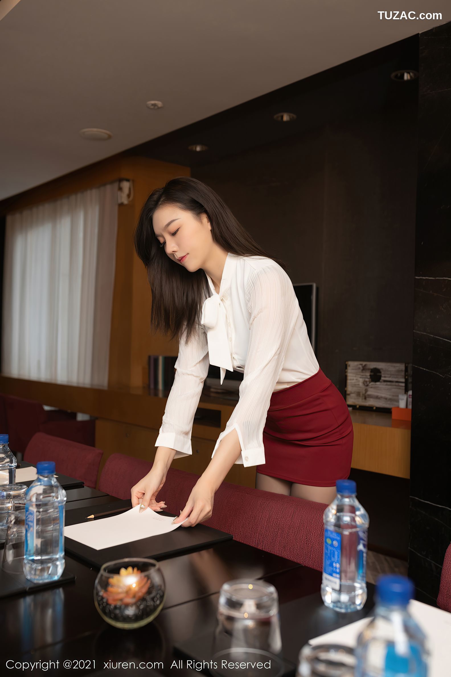 XiuRen秀人网-3161-安然Maleah-会议室职场OL主题凹凸别致身材-2021.03.03