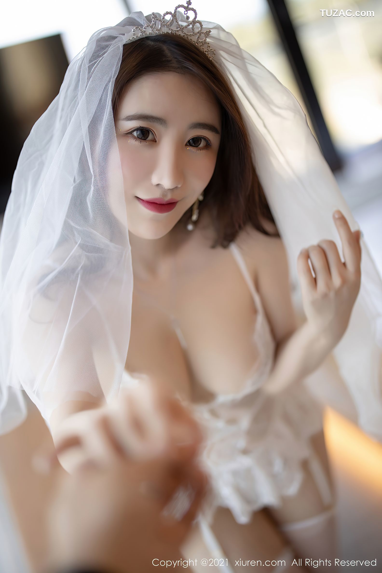 XiuRen秀人网-3166-Cherry绯月樱-三亚旅拍-轻薄婚纱吊带蕾丝袜-2021.03.04
