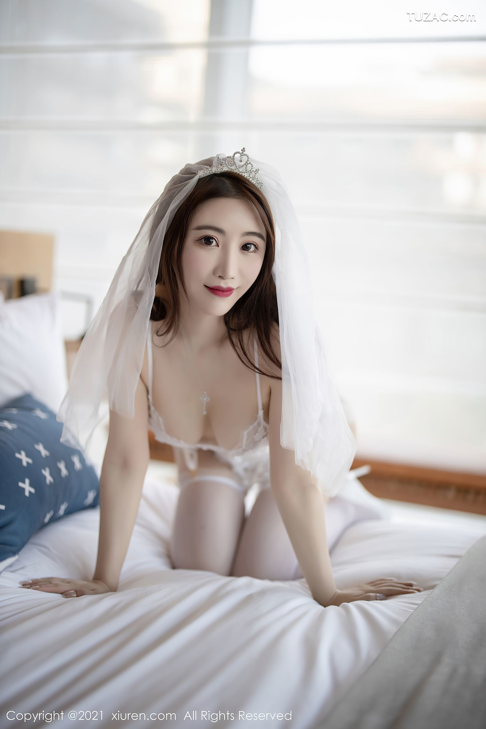 XiuRen秀人网-3166-Cherry绯月樱-三亚旅拍-轻薄婚纱吊带蕾丝袜-2021.03.04