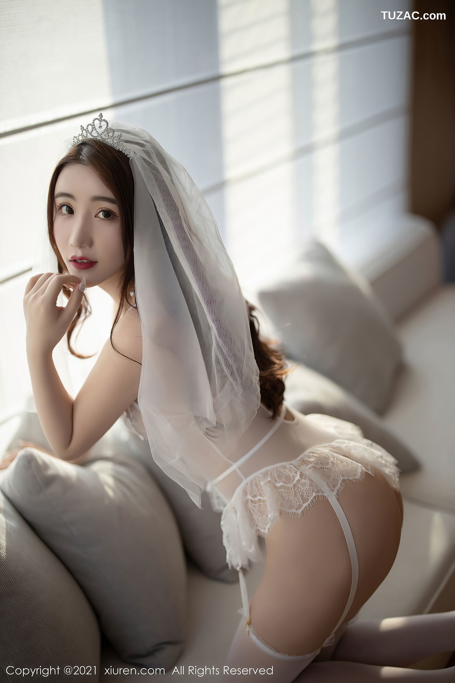 XiuRen秀人网-3166-Cherry绯月樱-三亚旅拍-轻薄婚纱吊带蕾丝袜-2021.03.04