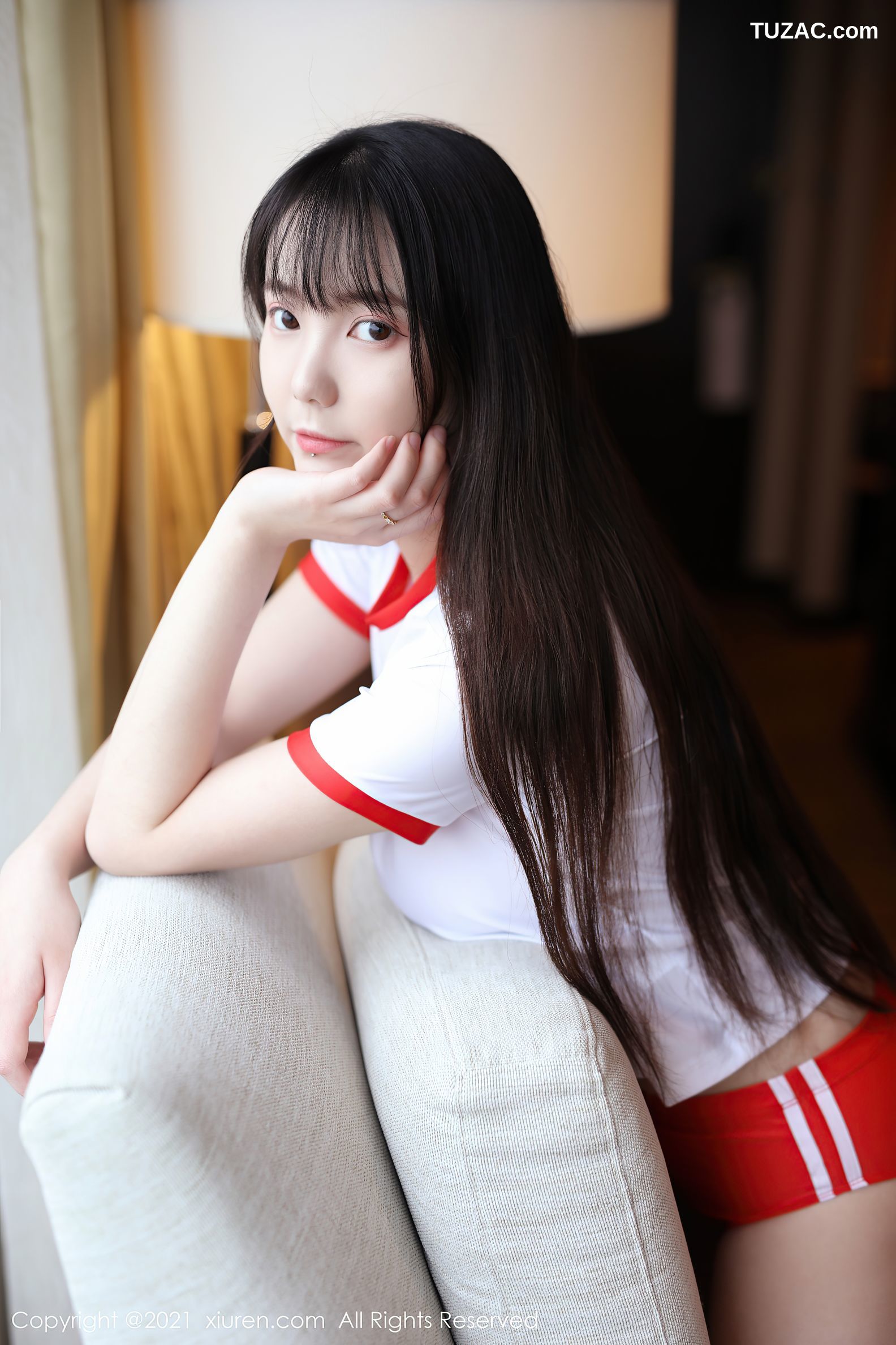 XiuRen秀人网-3178-揉揉肉肉-经典JK制服蕾丝袜豪乳翘臀-2021.03.09