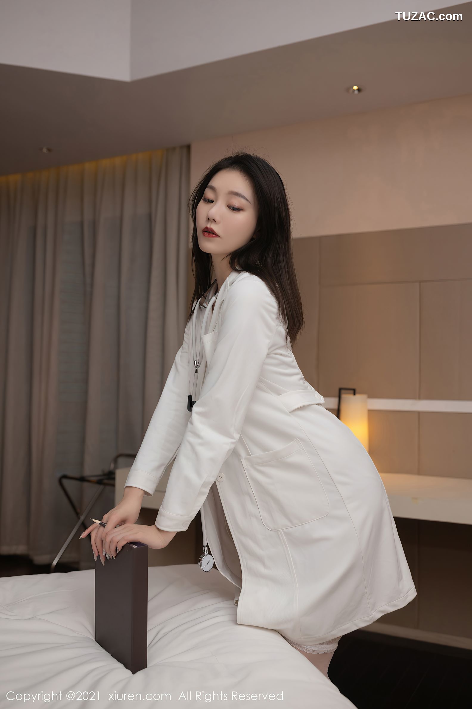 XiuRen秀人网-3191-安然Maleah-家庭医生主题-护士制服凹凸别致身材-2021.03.11