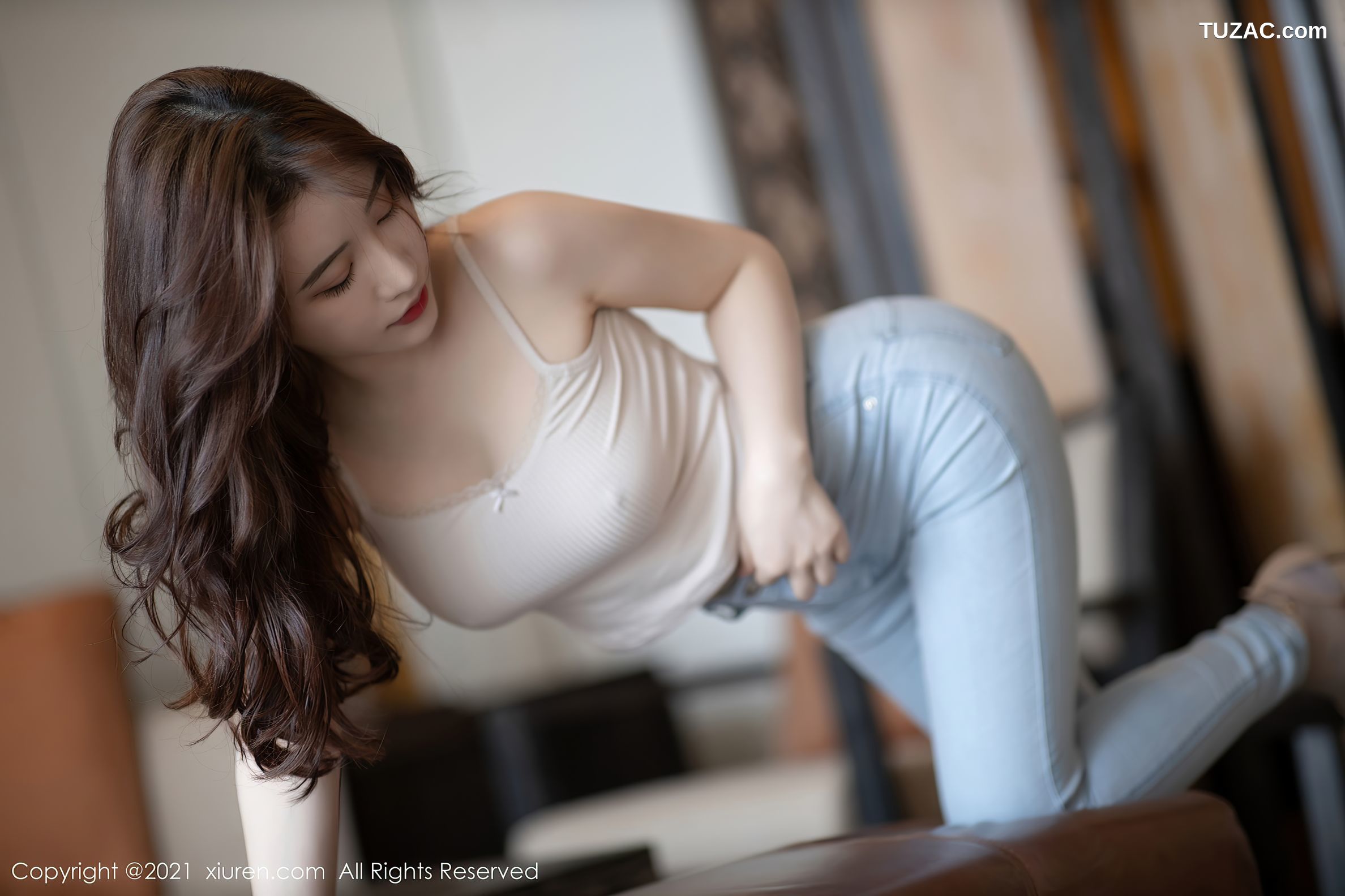 XiuRen秀人网-3192-Cherry绯月樱-三亚旅拍-紧身牛仔裤肉丝-2021.03.11