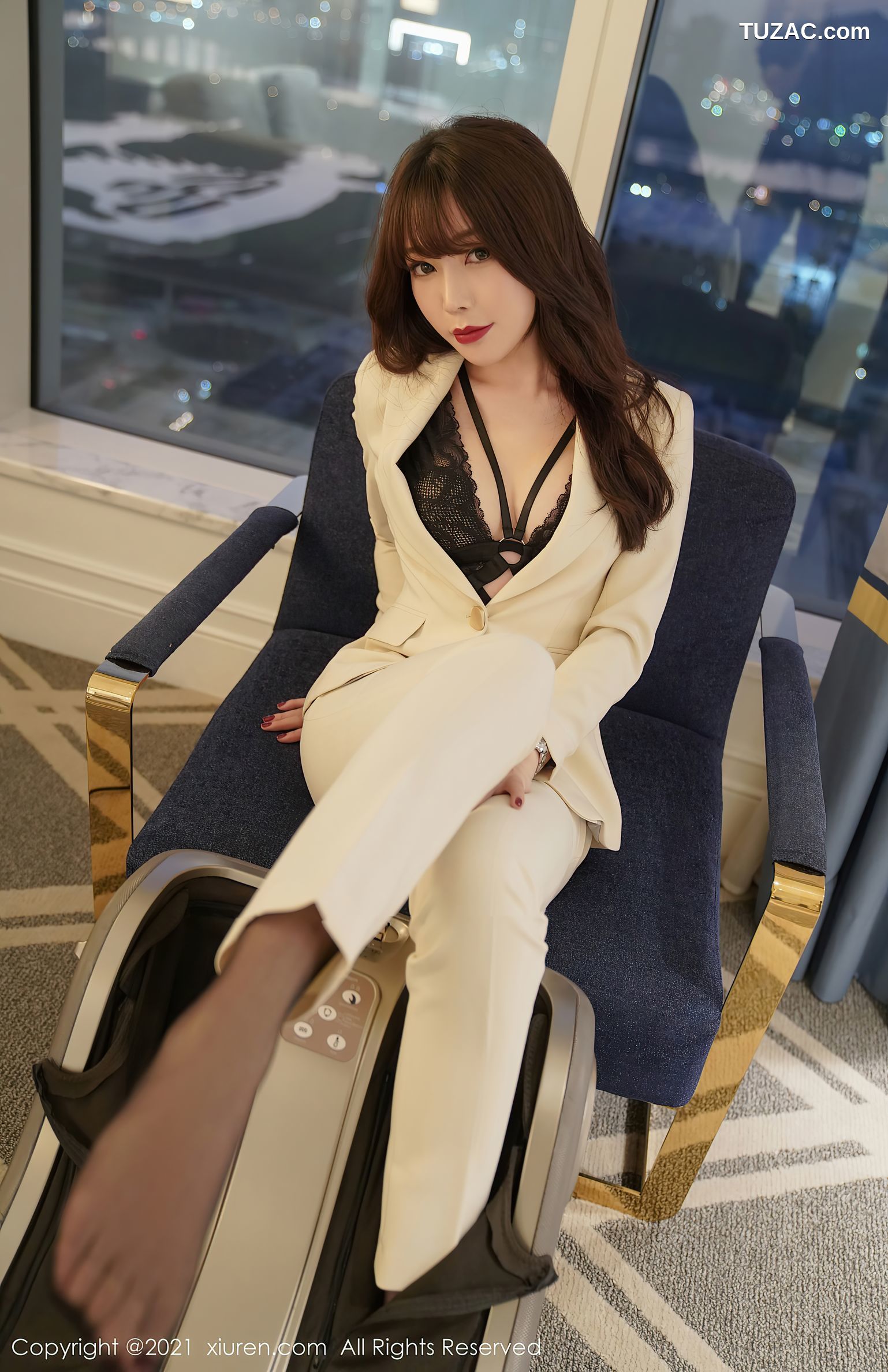 XiuRen秀人网-3195-芝芝Booty-澳门旅拍-制服缕空蕾丝内衣-2021.03.12