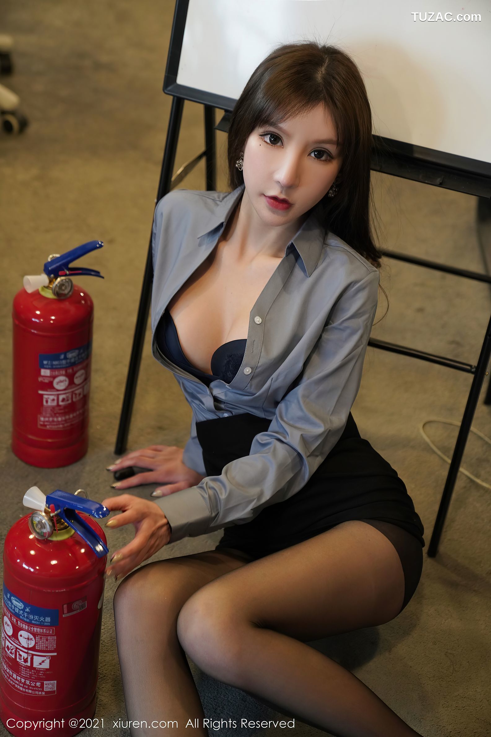 XiuRen秀人网-3203-周于希Sandy-消防培训剧情主题-灰衬衣黑色内衣-2021.03.15