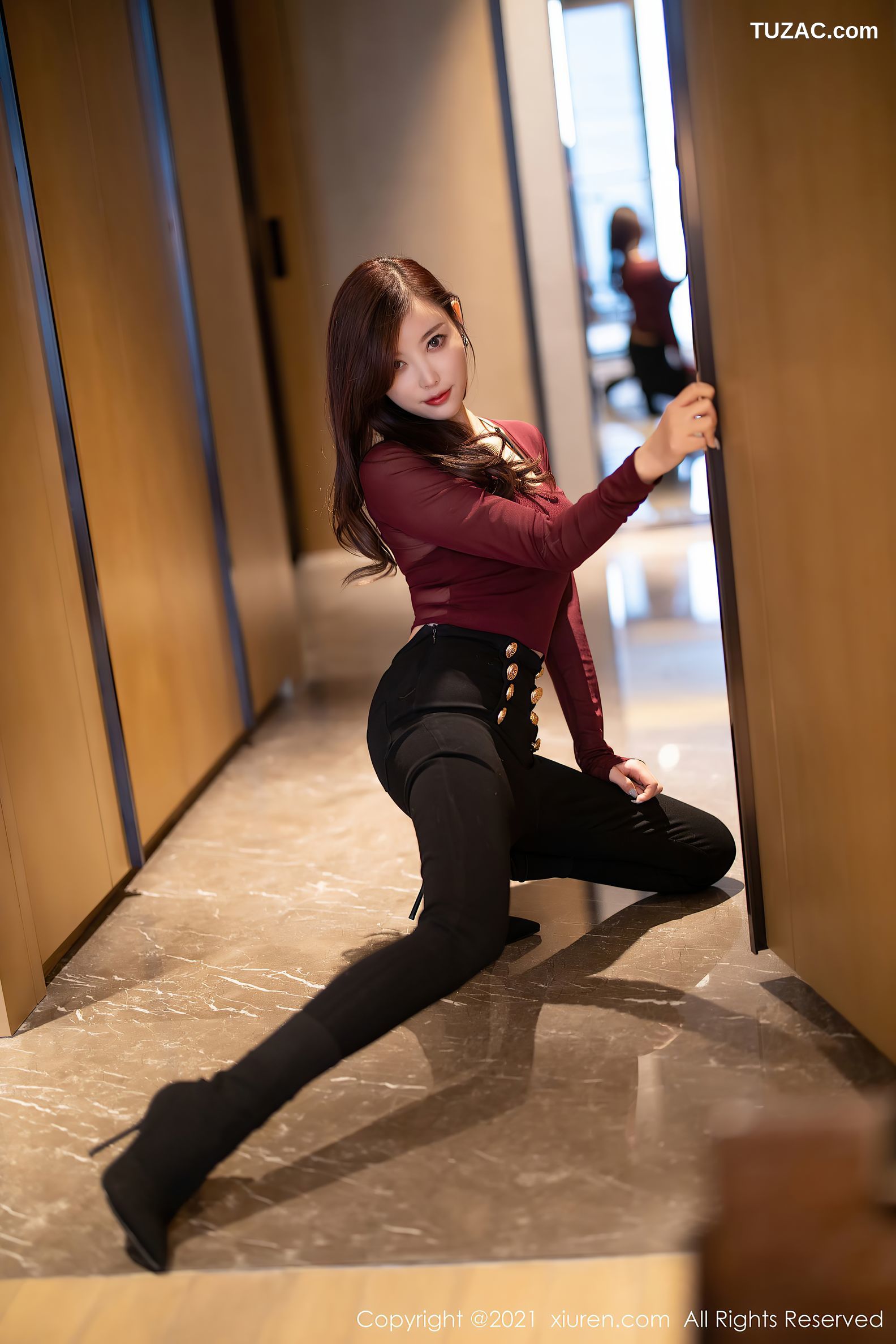 XiuRen秀人网-3208-杨晨晨sugar-r都市OL风性感黑色内衣-2021.03.16