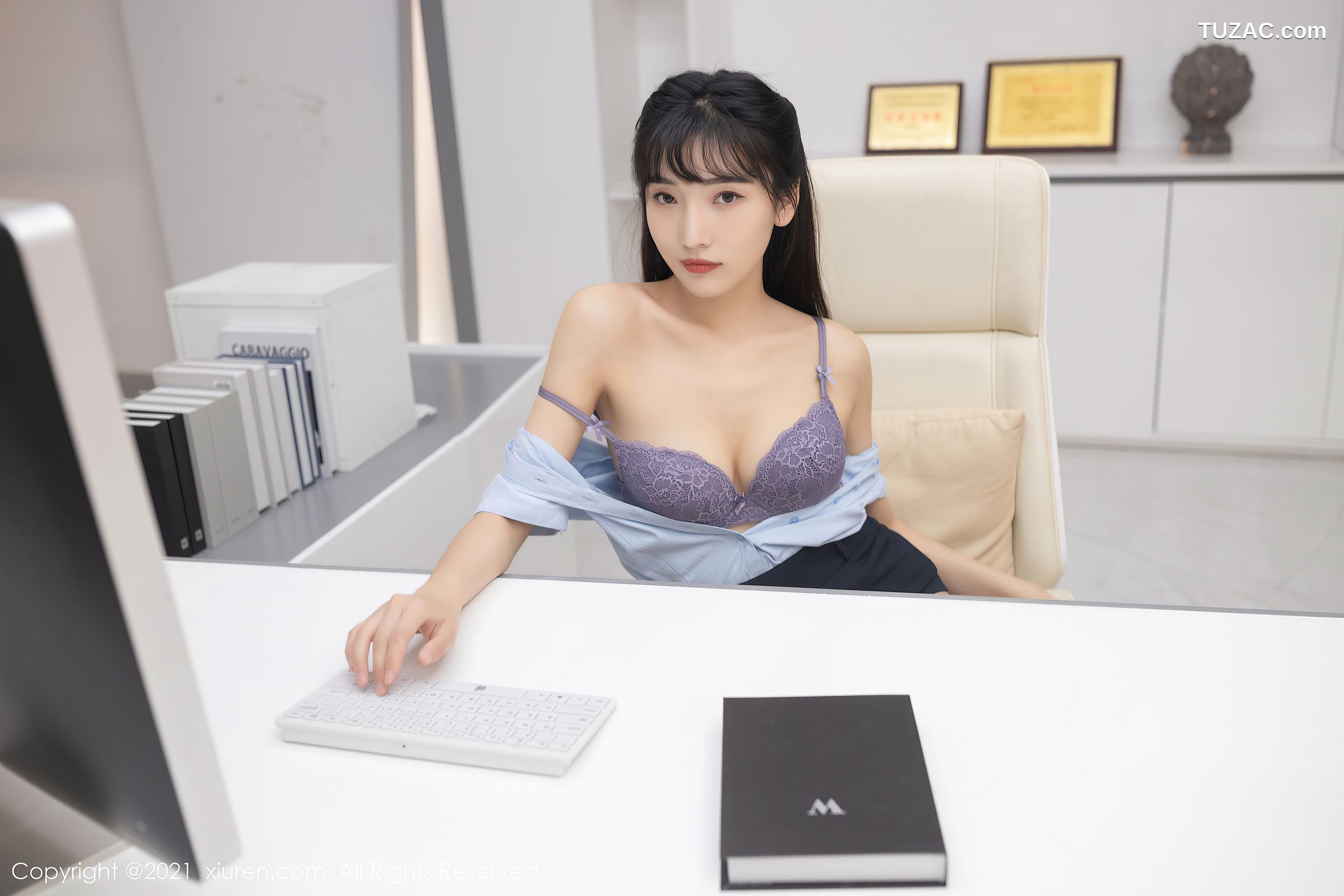 XiuRen秀人网-3215-陆萱萱-客服主管主题-超薄肉丝裤袜蕾丝内裤-2021.03.17