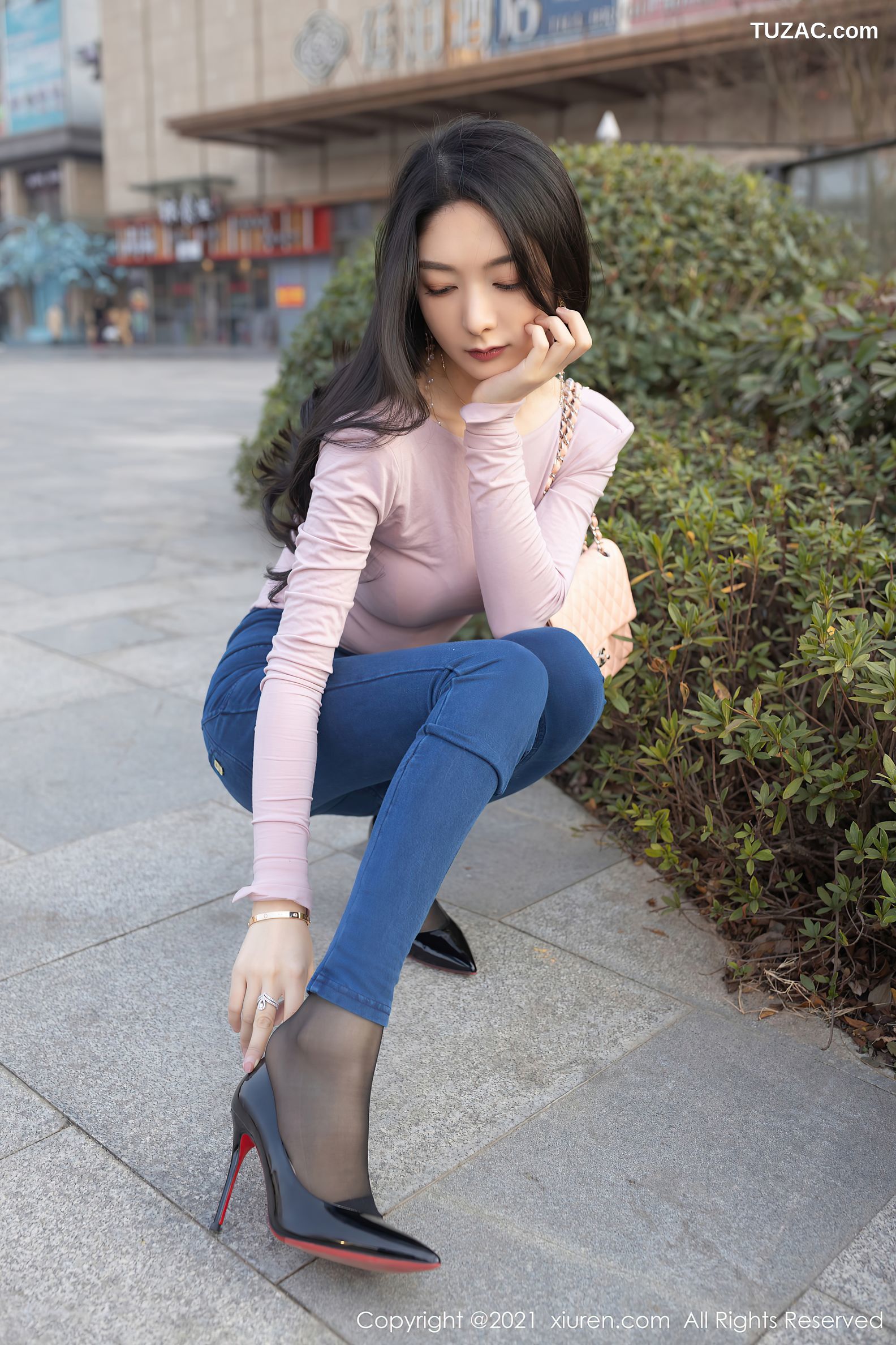 XiuRen秀人网-3227-Angela小热巴-尾随视觉主题连体衣黑丝-2021.03.22