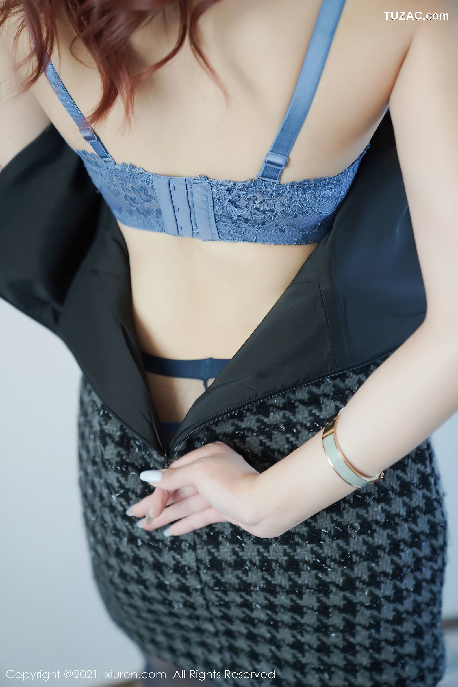 XiuRen秀人网-3232-周慕汐baby-街头素人剧情主题超薄黑丝-2021.03.23