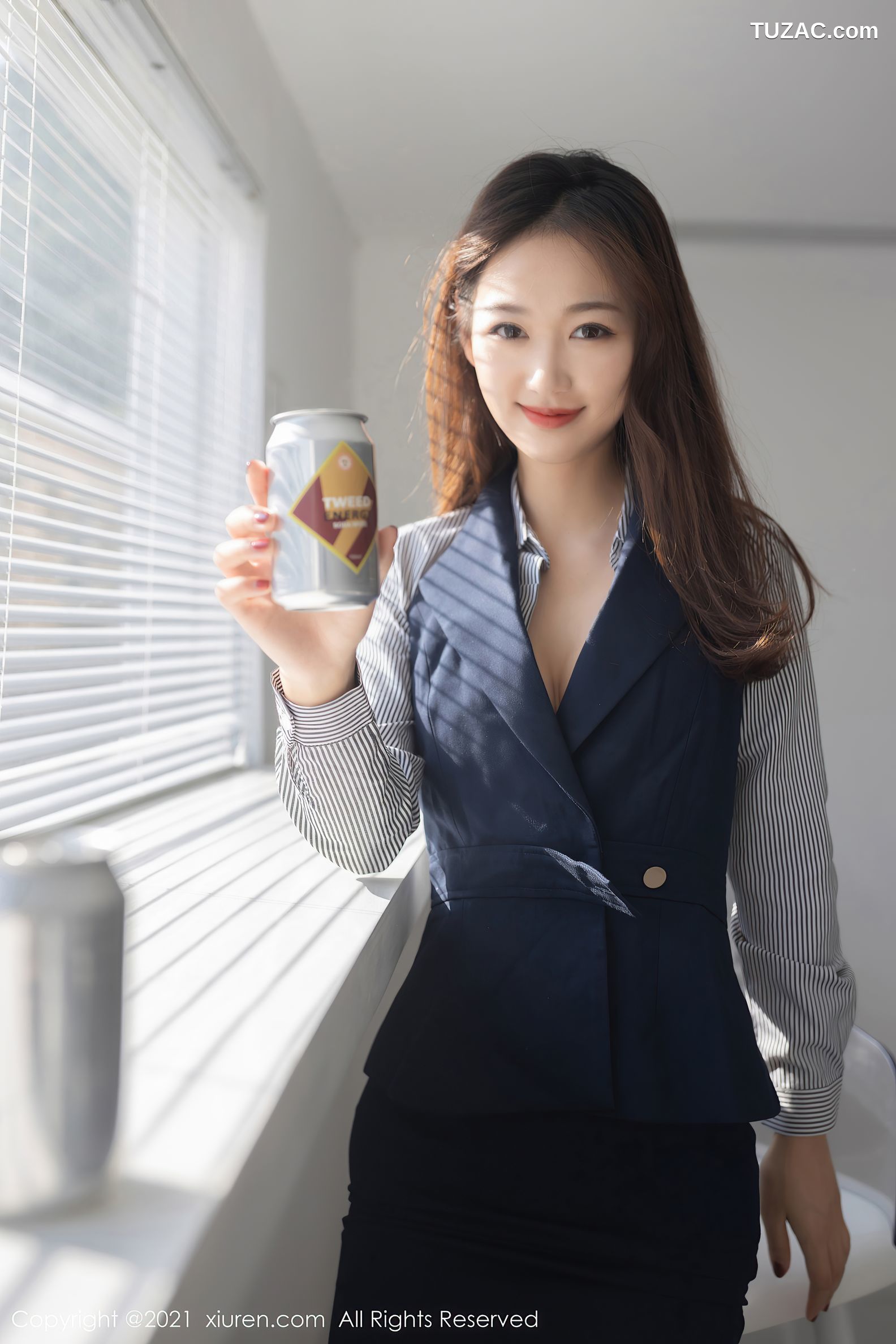 XiuRen秀人网-3241-唐安琪-推销员主题-商店性感红色内衣肉丝-2021.03.24