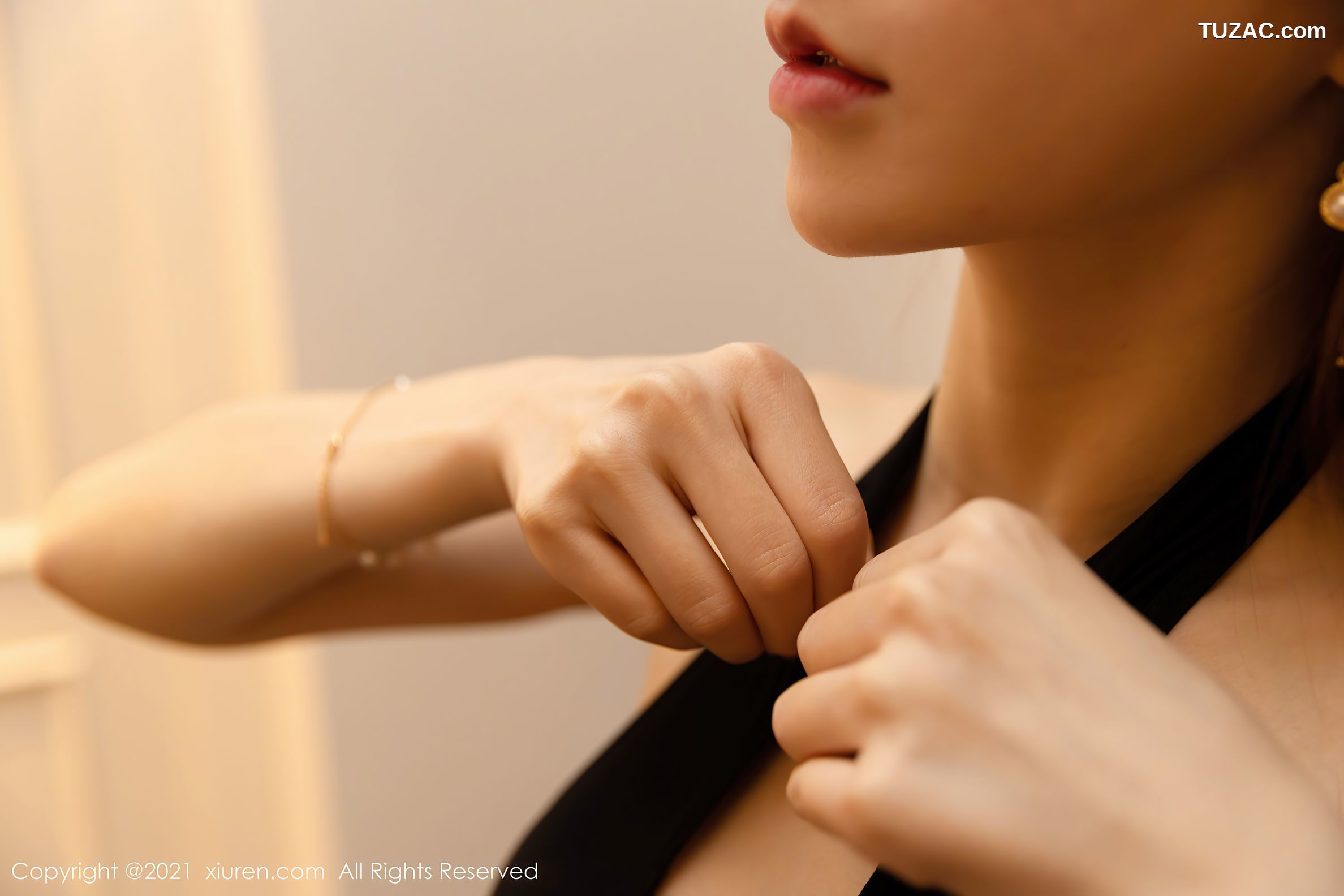 XiuRen秀人网-3244-周于希Sandy-厦门旅拍-真空豪乳飘带遮点-2021.03.25