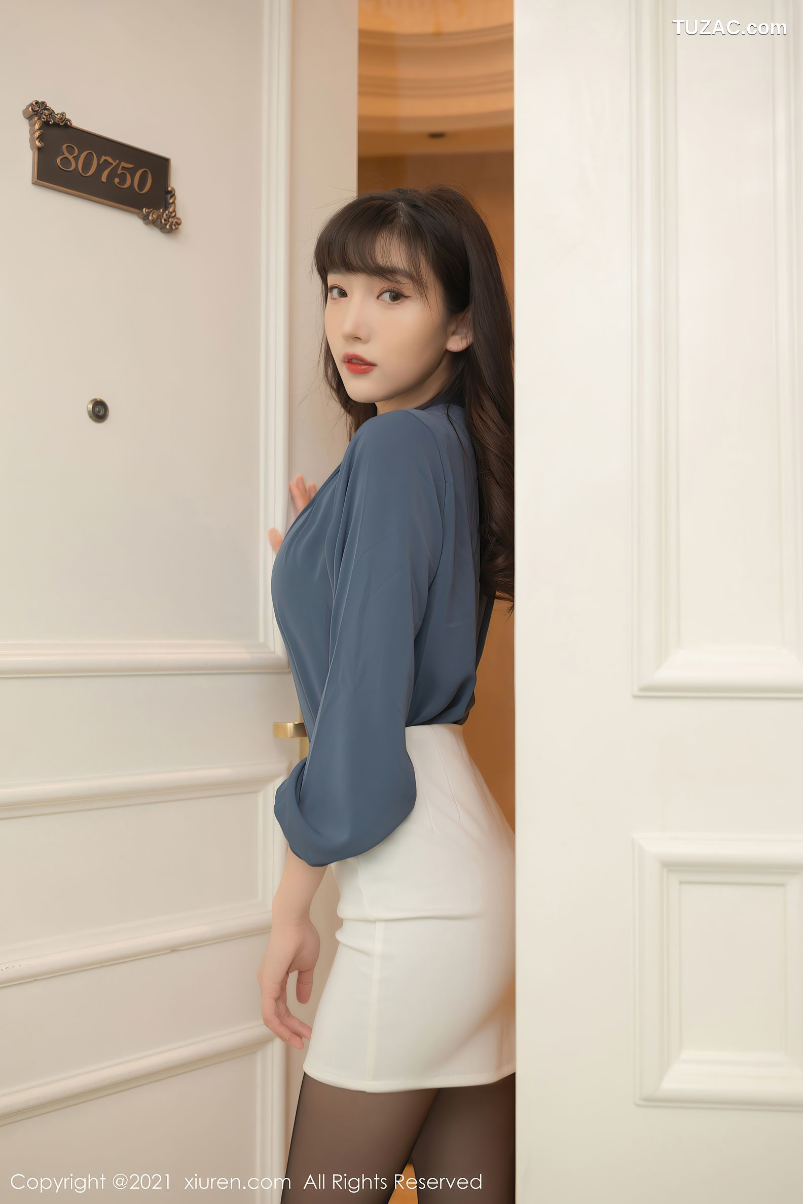 XiuRen秀人网-3246-陆萱萱-职场制服性感内衣超薄黑丝-2021.03.25