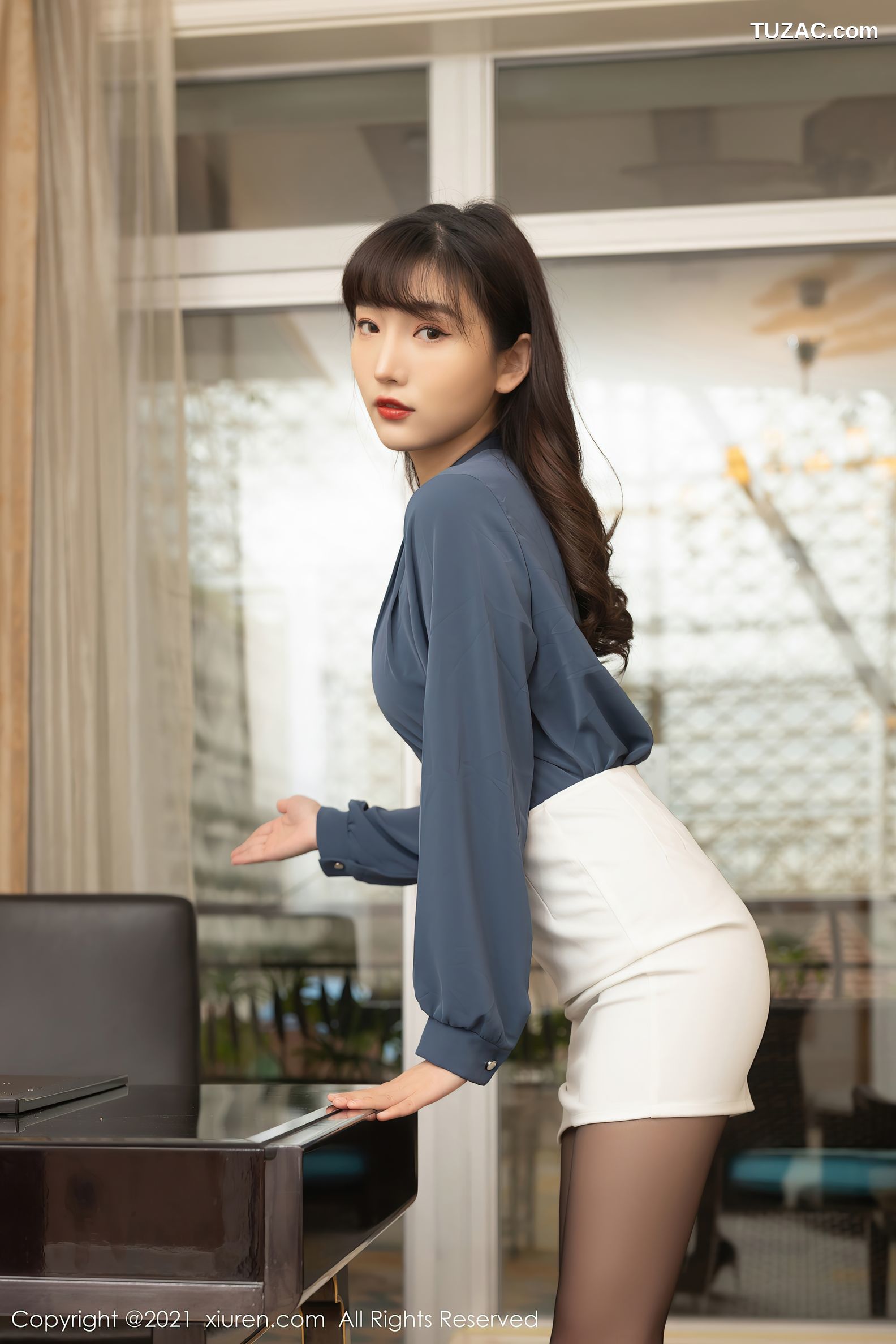 XiuRen秀人网-3246-陆萱萱-职场制服性感内衣超薄黑丝-2021.03.25