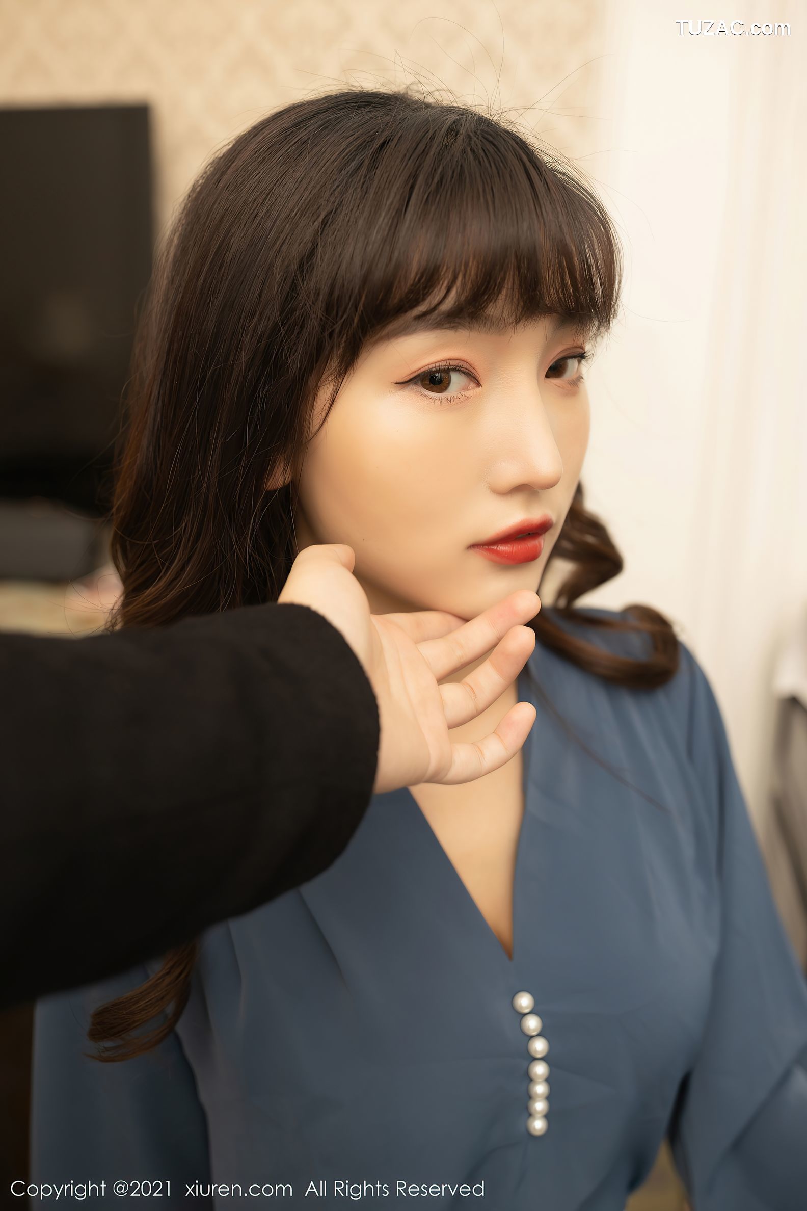 XiuRen秀人网-3246-陆萱萱-职场制服性感内衣超薄黑丝-2021.03.25