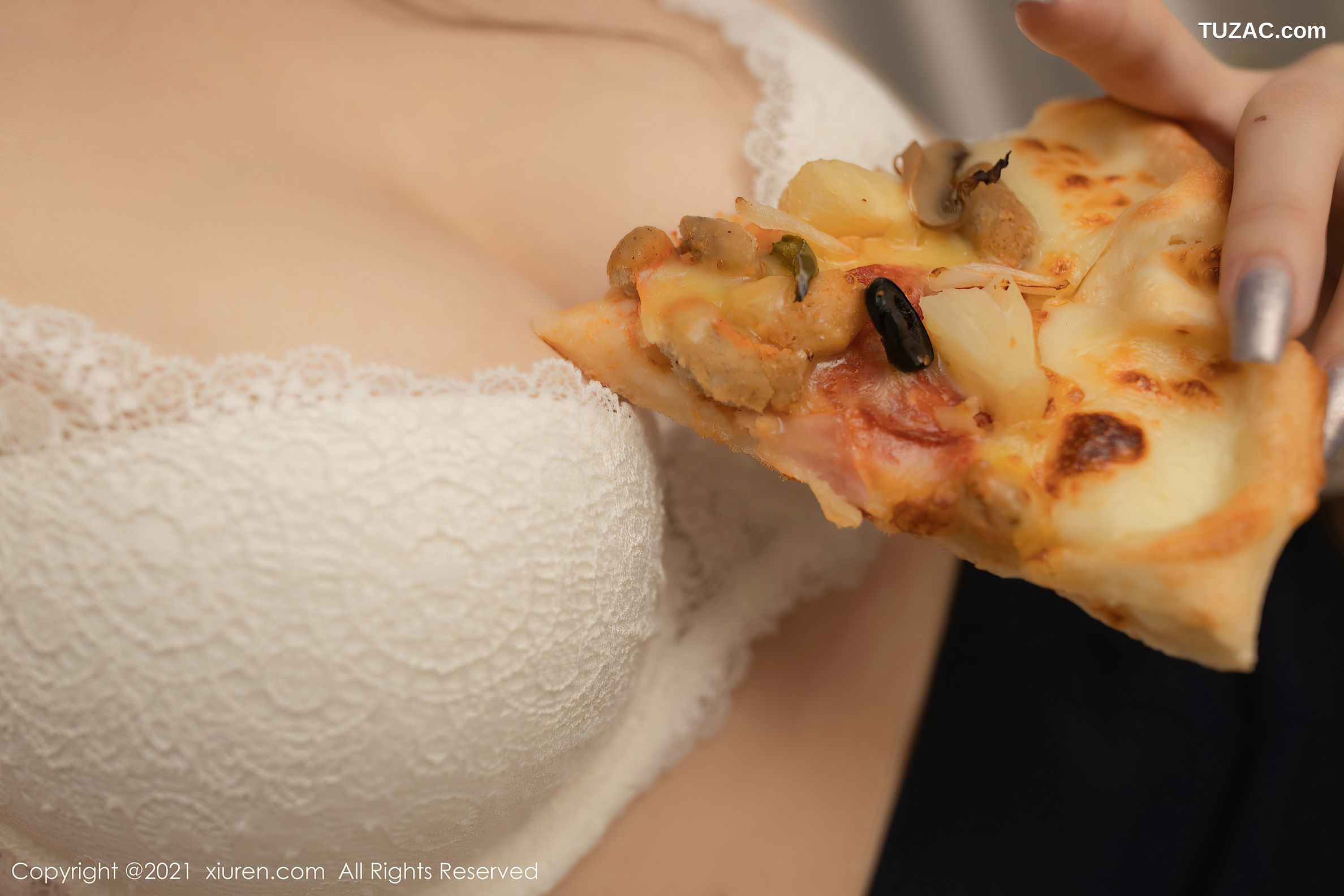 XiuRen秀人网-3249-鱼子酱Fish-缕空蕾丝内裤-2021.03.26