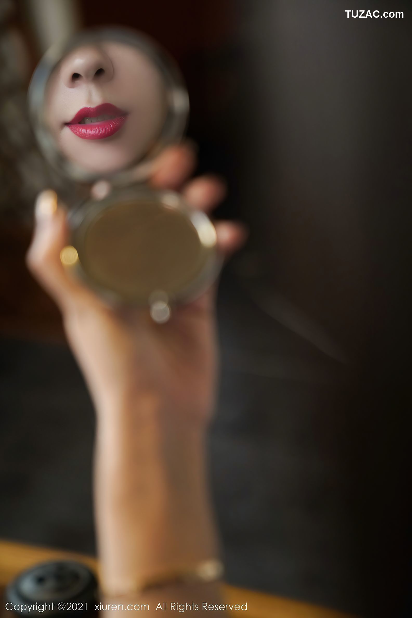 XiuRen秀人网-3263-果儿-江浙沪旅拍-浪漫古韵旗袍豪乳-2021.03.31