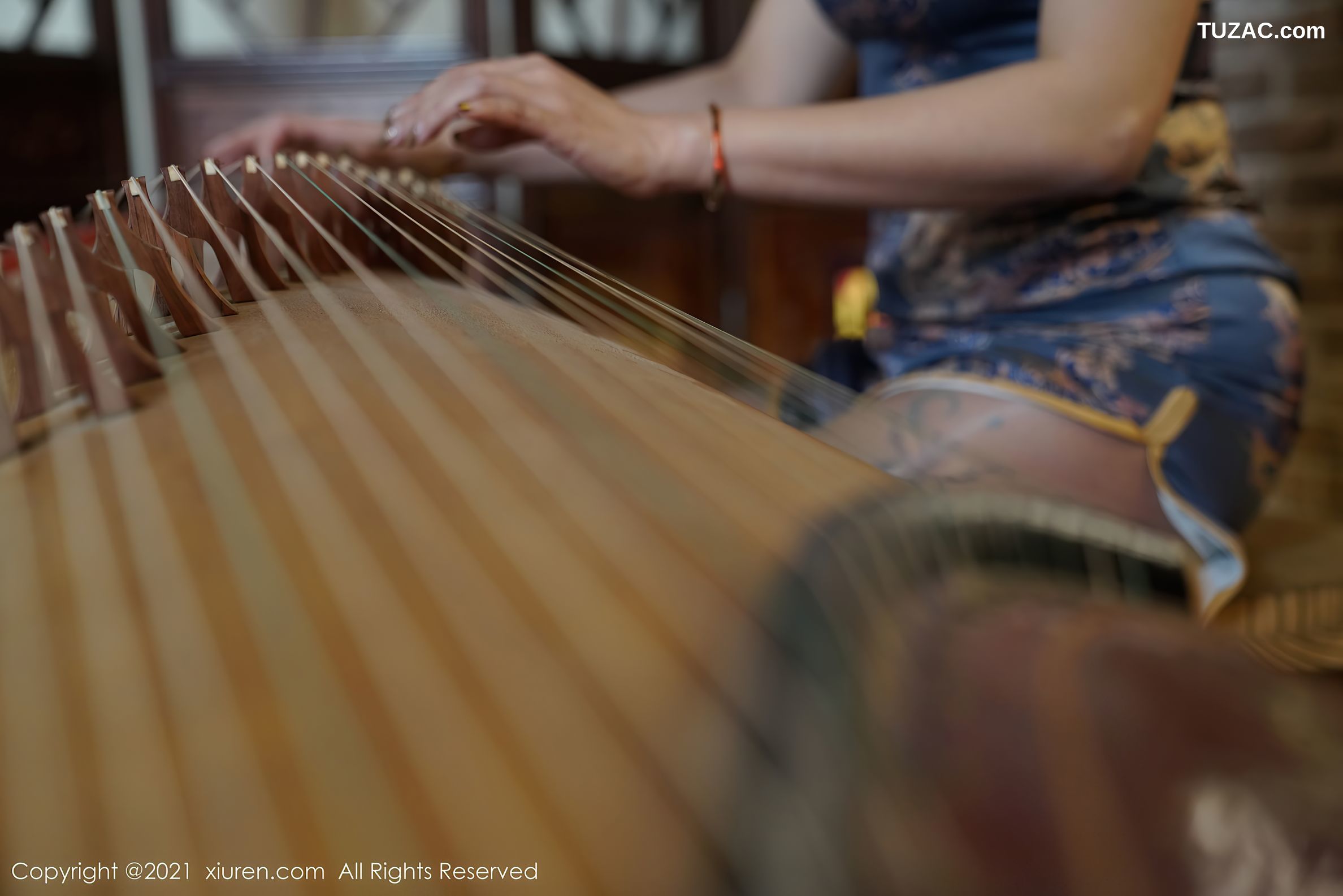 XiuRen秀人网-3263-果儿-江浙沪旅拍-浪漫古韵旗袍豪乳-2021.03.31