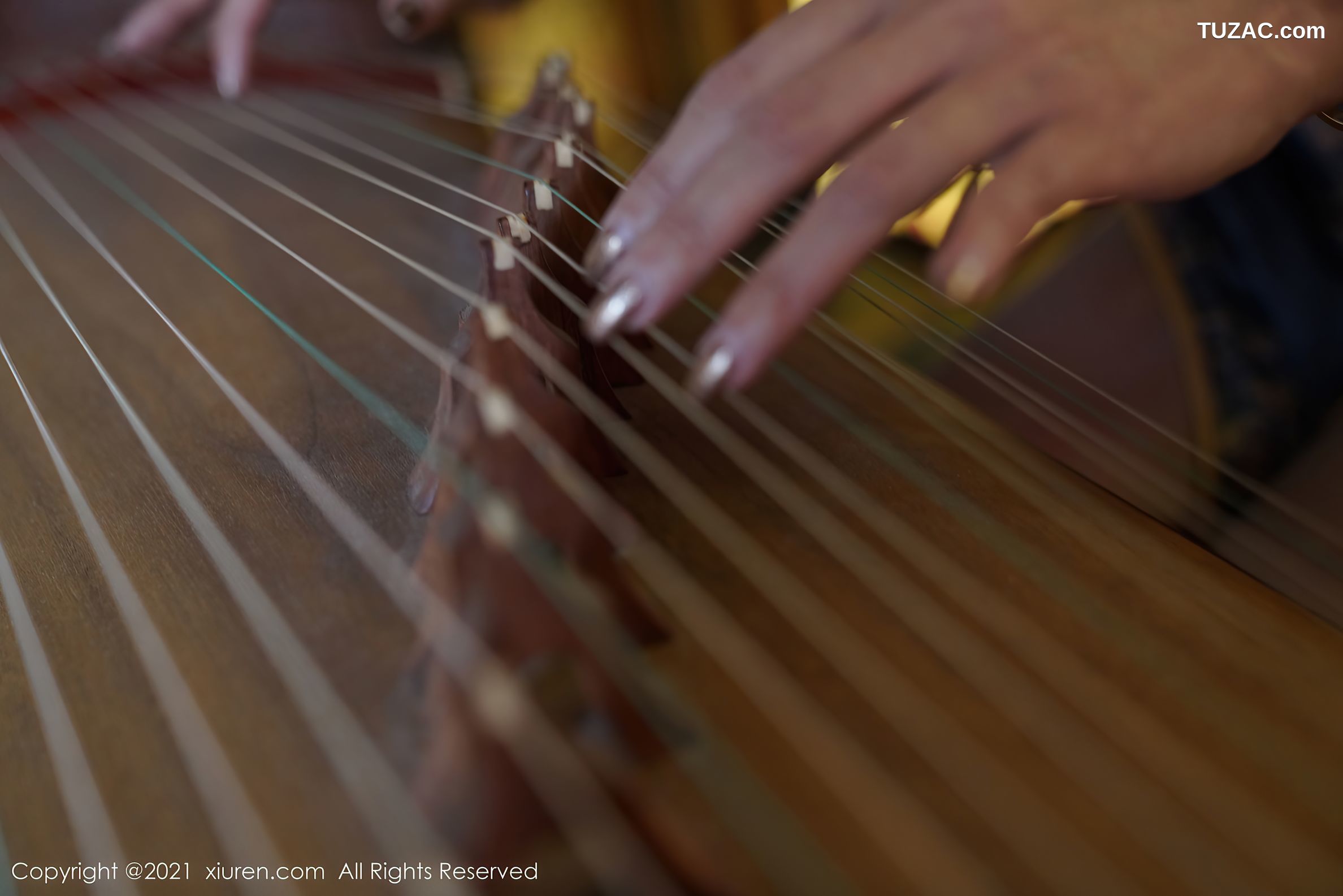 XiuRen秀人网-3263-果儿-江浙沪旅拍-浪漫古韵旗袍豪乳-2021.03.31