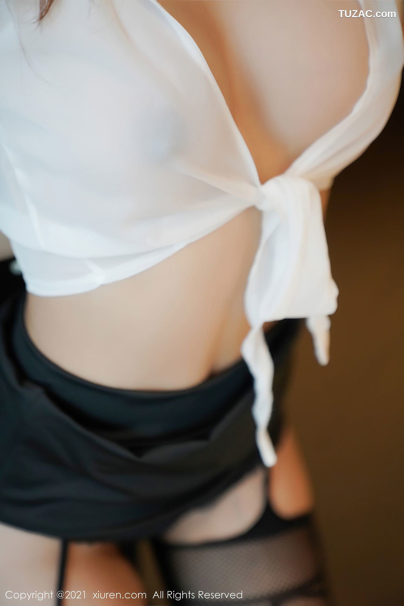 XiuRen秀人网-3281-kelly凯莉-性感白衬衫黑色蕾丝吊带袜-2021.04.08