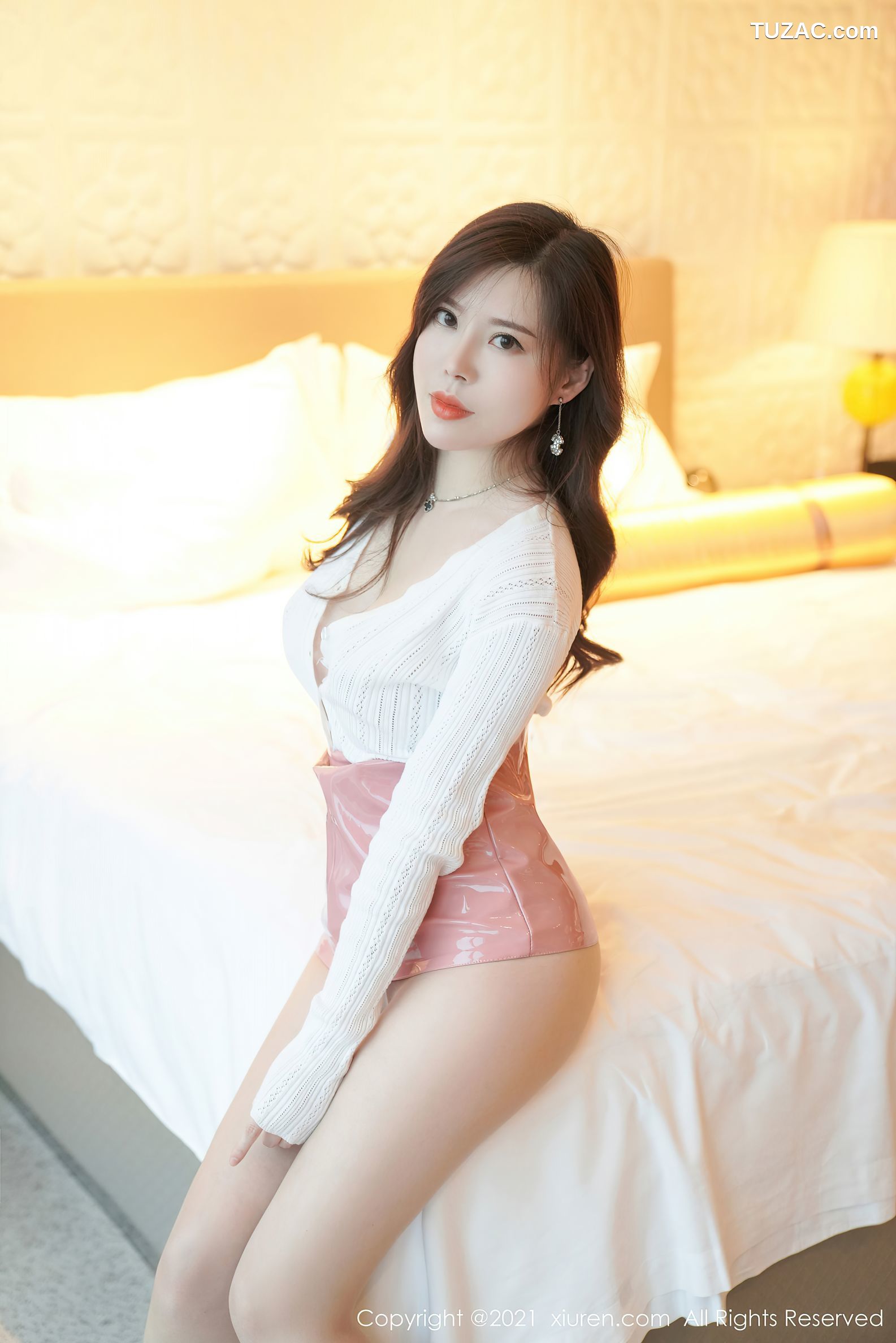 XiuRen秀人网-3297-白茹雪Abby-粉色皮短裙超薄肉丝-2021.04.13