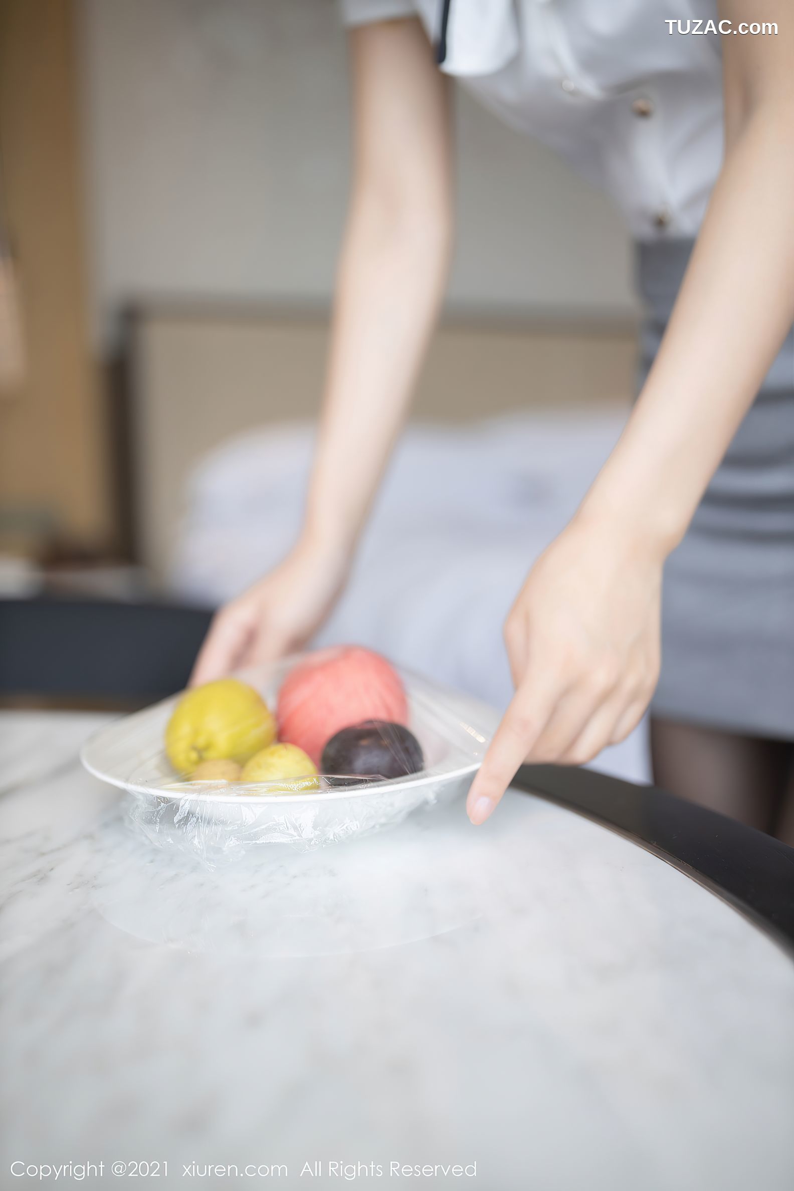 XiuRen秀人网-3307-唐安琪-酒店宾客服务主题床上黑色内衣黑丝-2021.04.14