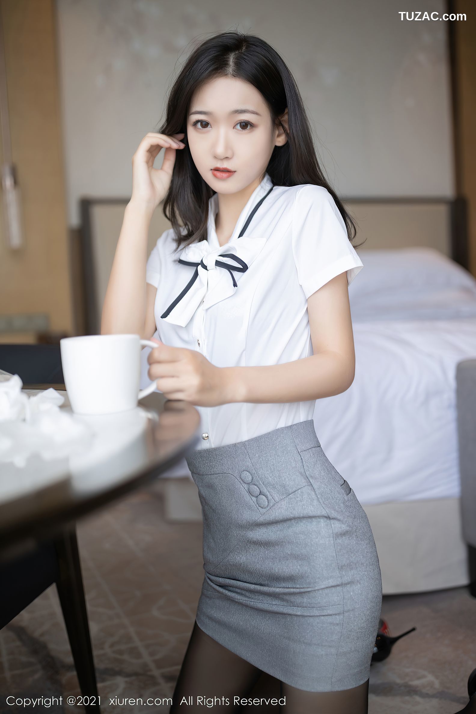 XiuRen秀人网-3307-唐安琪-酒店宾客服务主题床上黑色内衣黑丝-2021.04.14