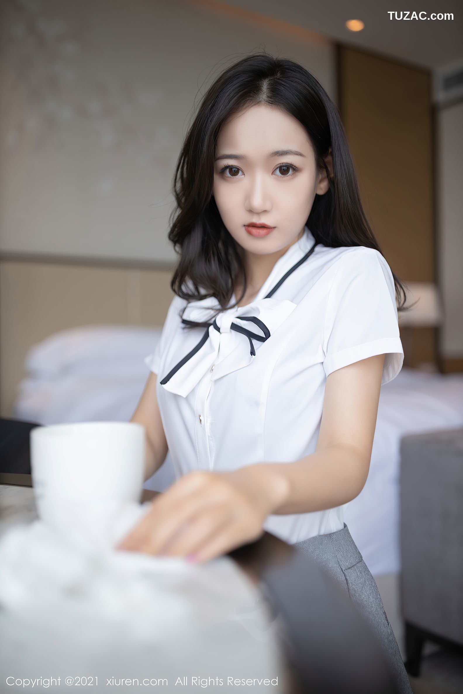 XiuRen秀人网-3307-唐安琪-酒店宾客服务主题床上黑色内衣黑丝-2021.04.14