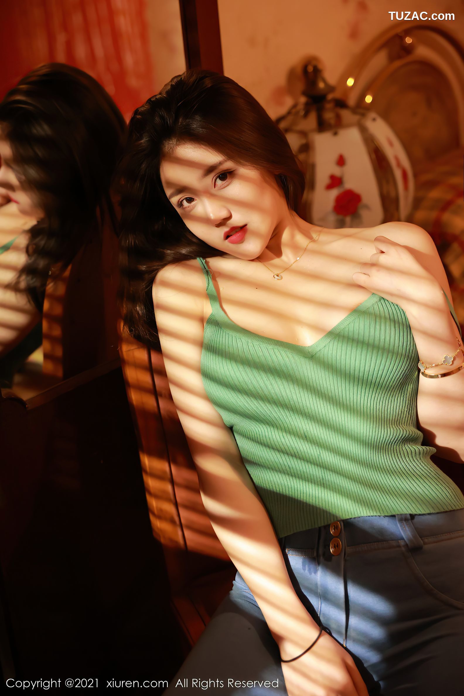 XiuRen秀人网-3309-夏西CiCi-暖色调床上白色内裤-2021.04.15