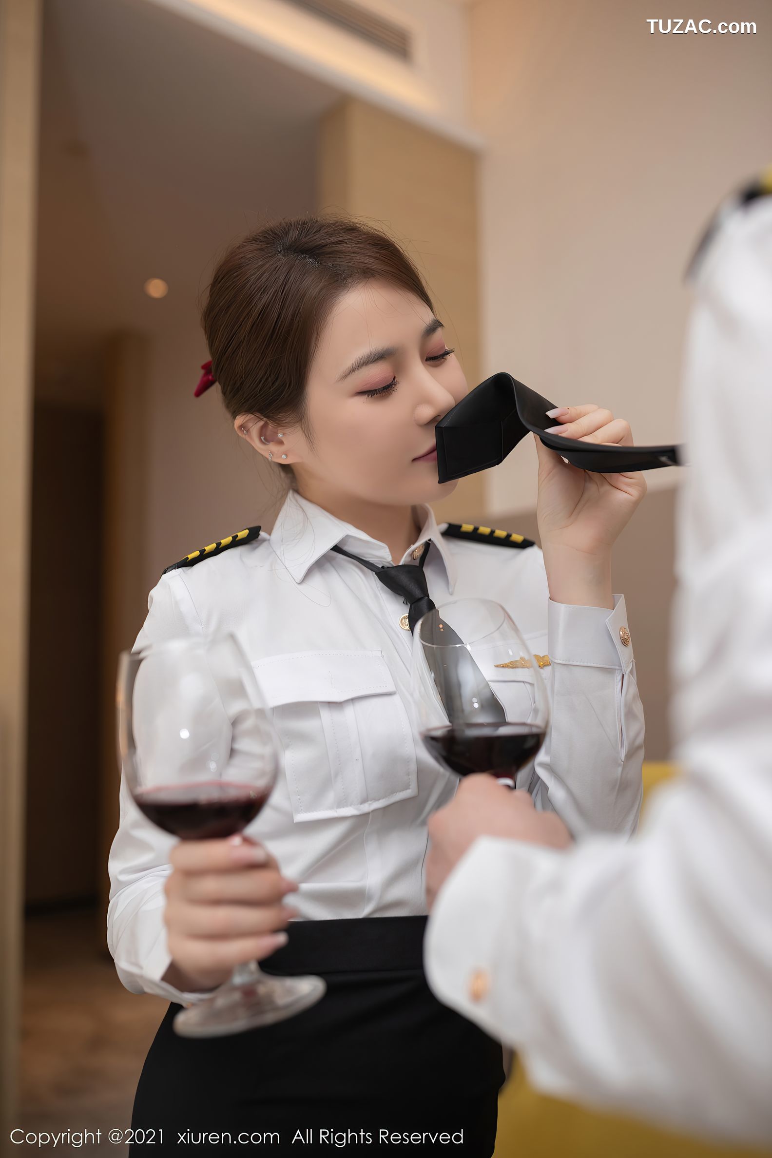XiuRen秀人网-3312-鱼子酱Fish-成都旅拍-酒店剧情主题黑丝-2021.04.15