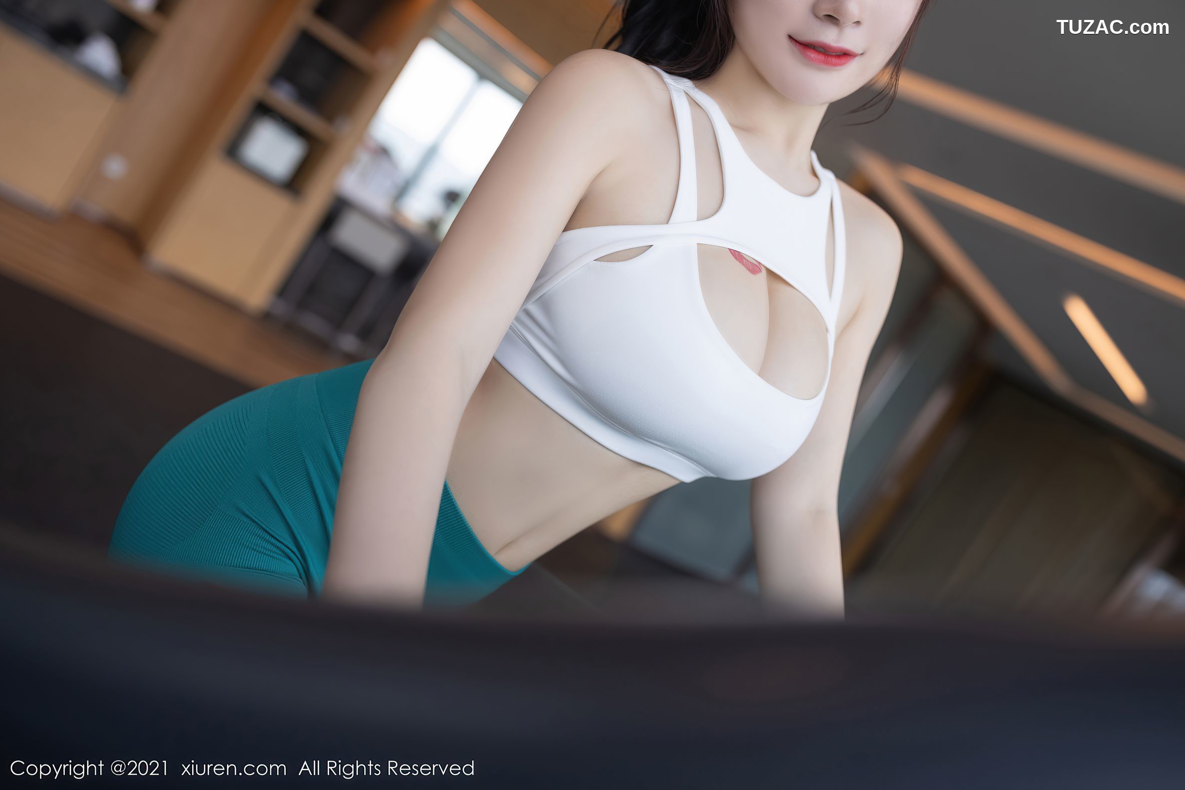 XiuRen秀人网-3320-美七Mia-澳门旅拍健身房后按摩主题-2021.04.20
