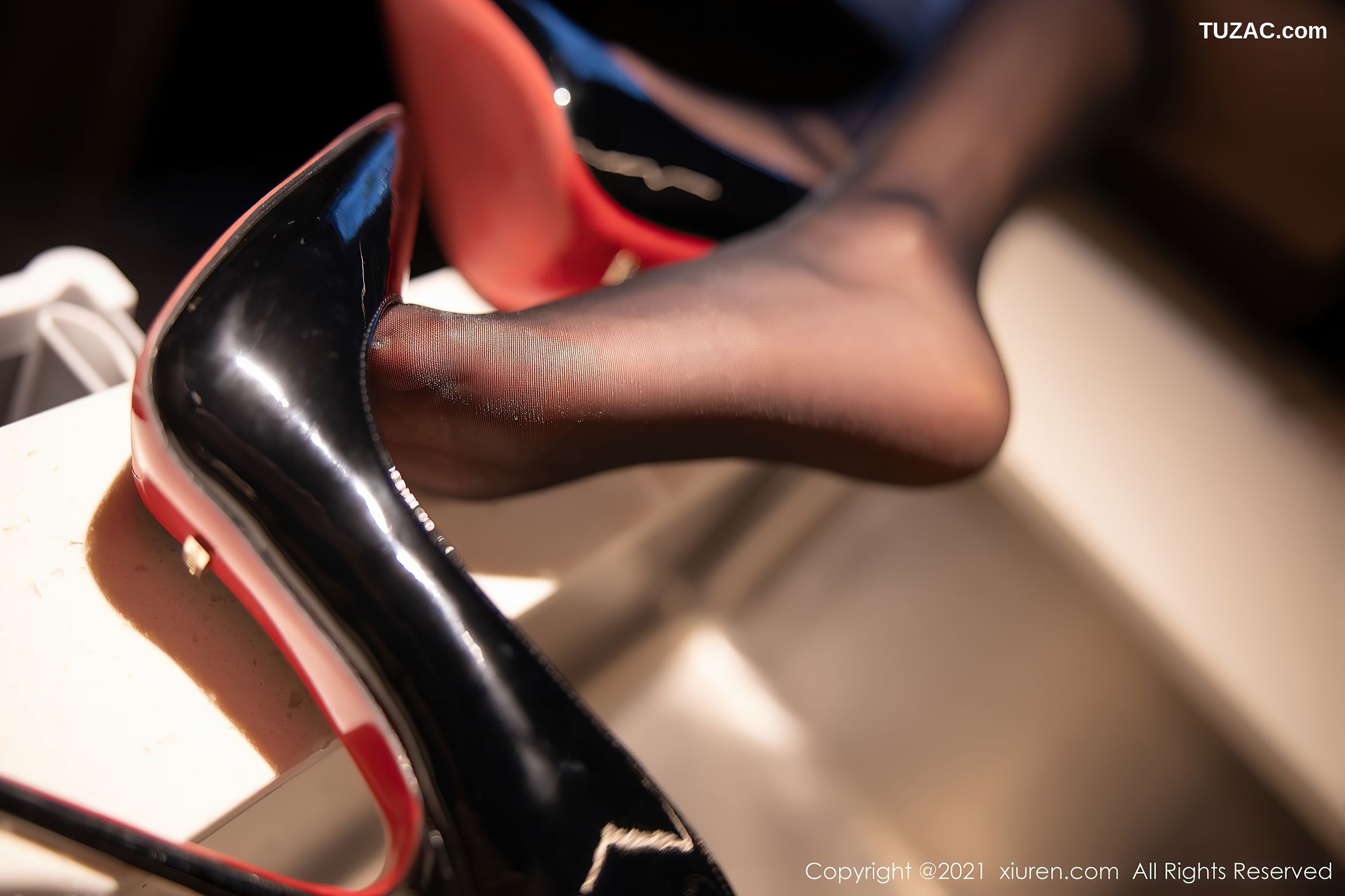 XiuRen秀人网-3323-杨晨晨sugar-黑色魅惑情趣内衣-2021.04.20