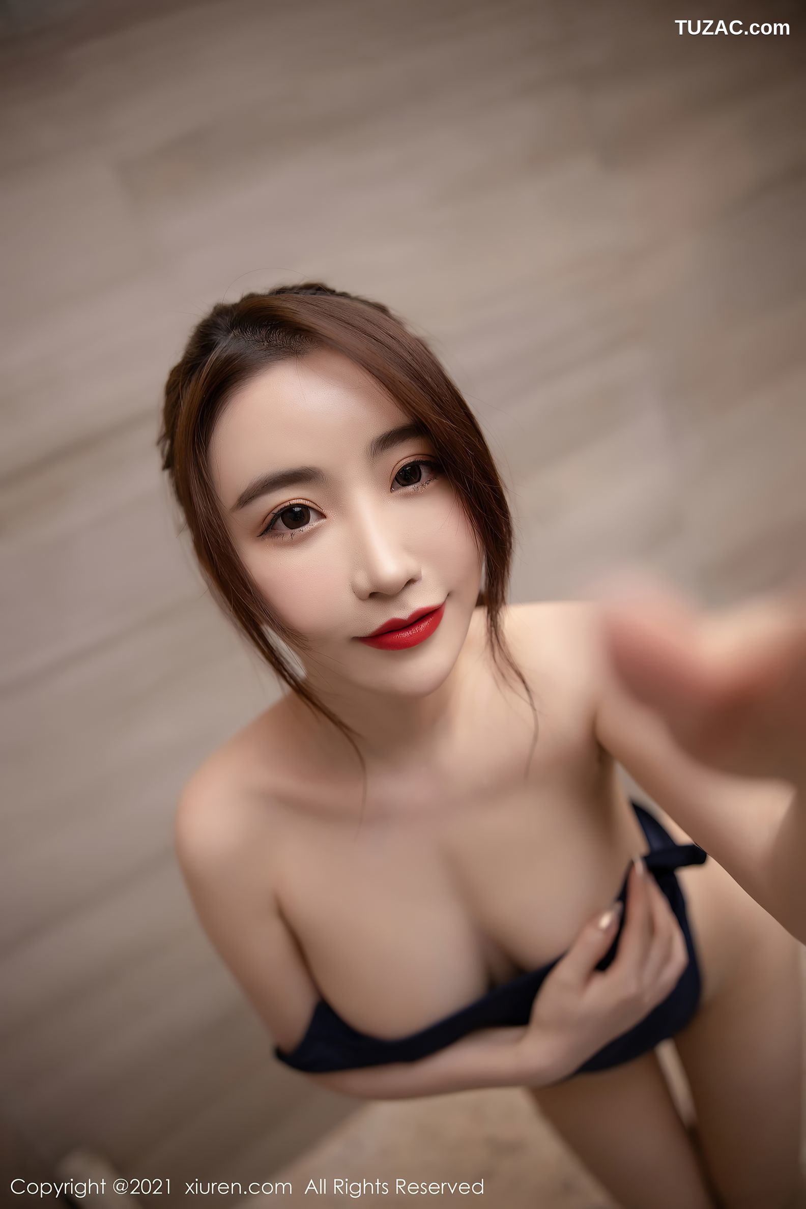 XiuRen秀人网-3327-Cherry绯月樱-三亚旅拍-浴室死库水湿身-2021.04.21