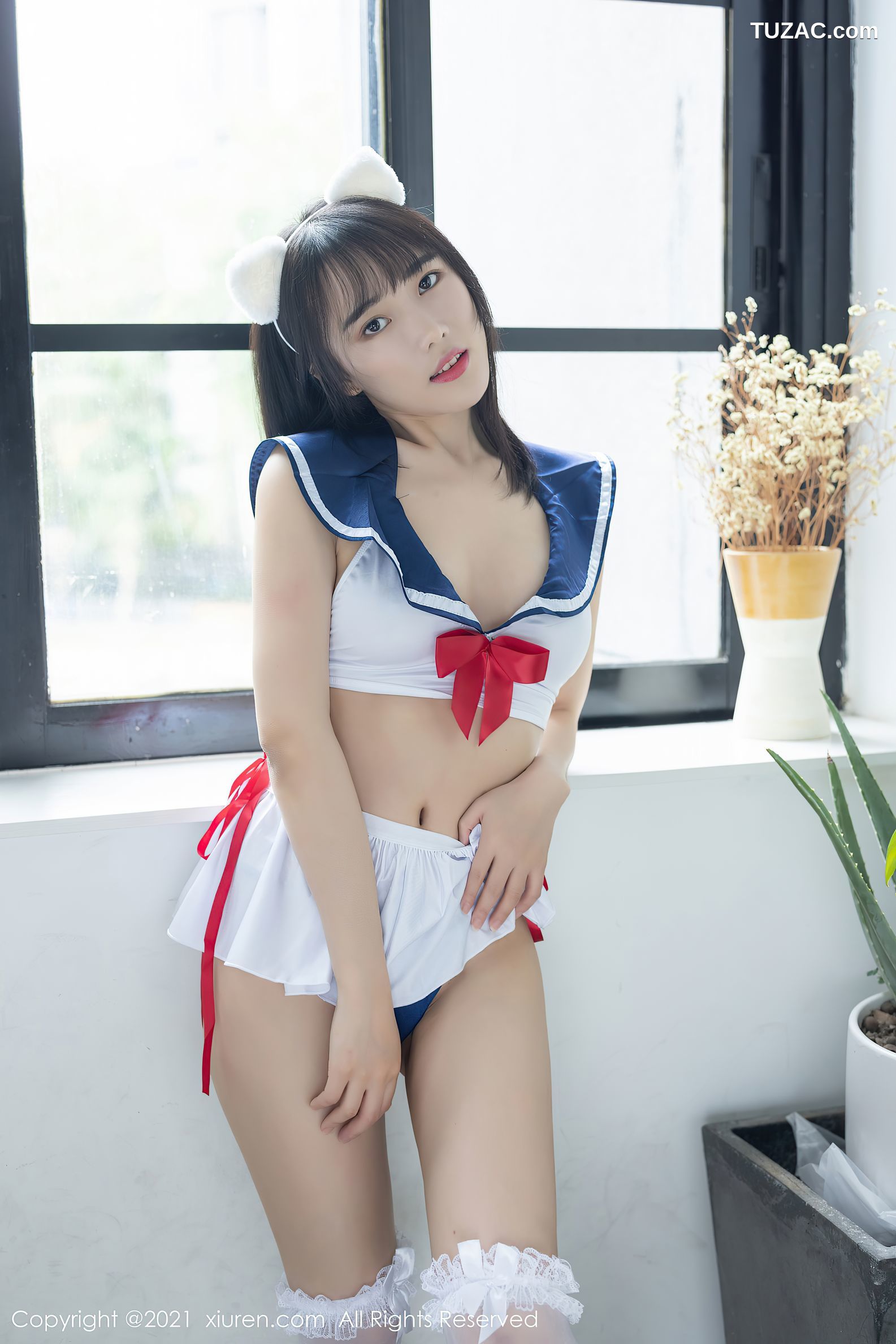 XiuRen秀人网-3330-唐心-性感美少女服饰白丝腿袜-2021.04.22